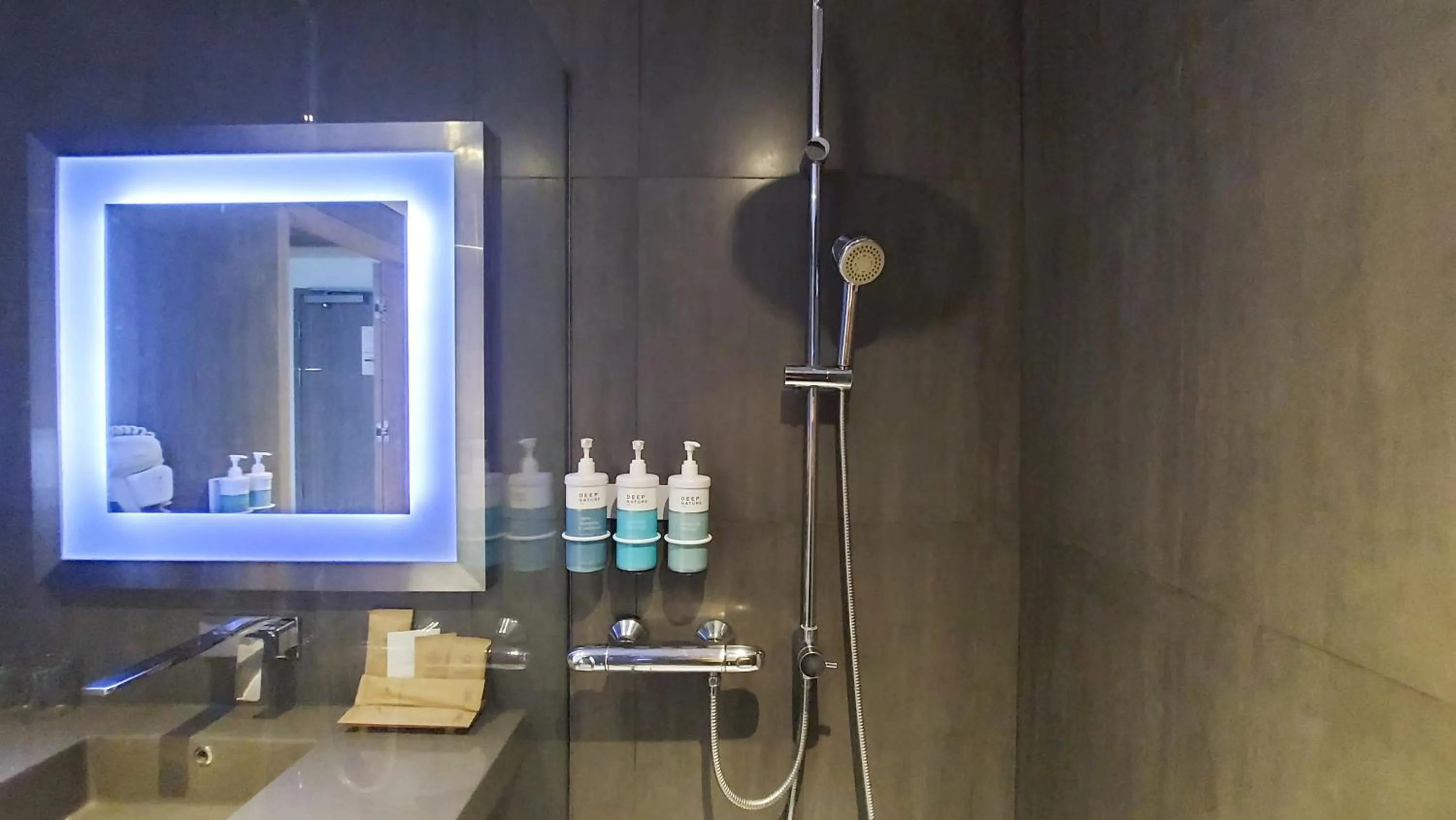 Bathroom in Novotel Bangkok Bangna