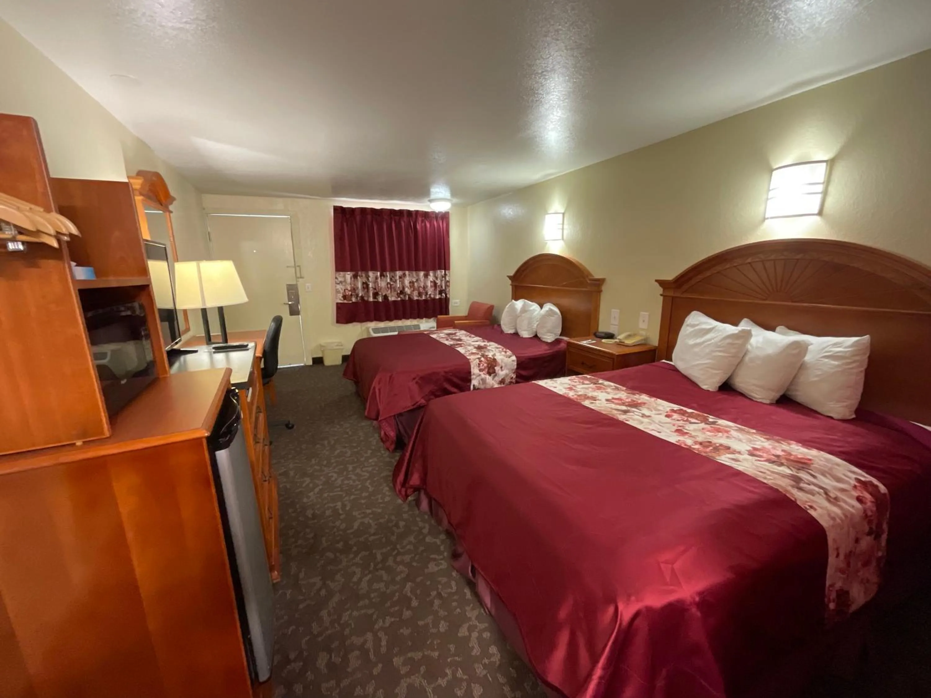 Bed in Knights Inn Punta Gorda