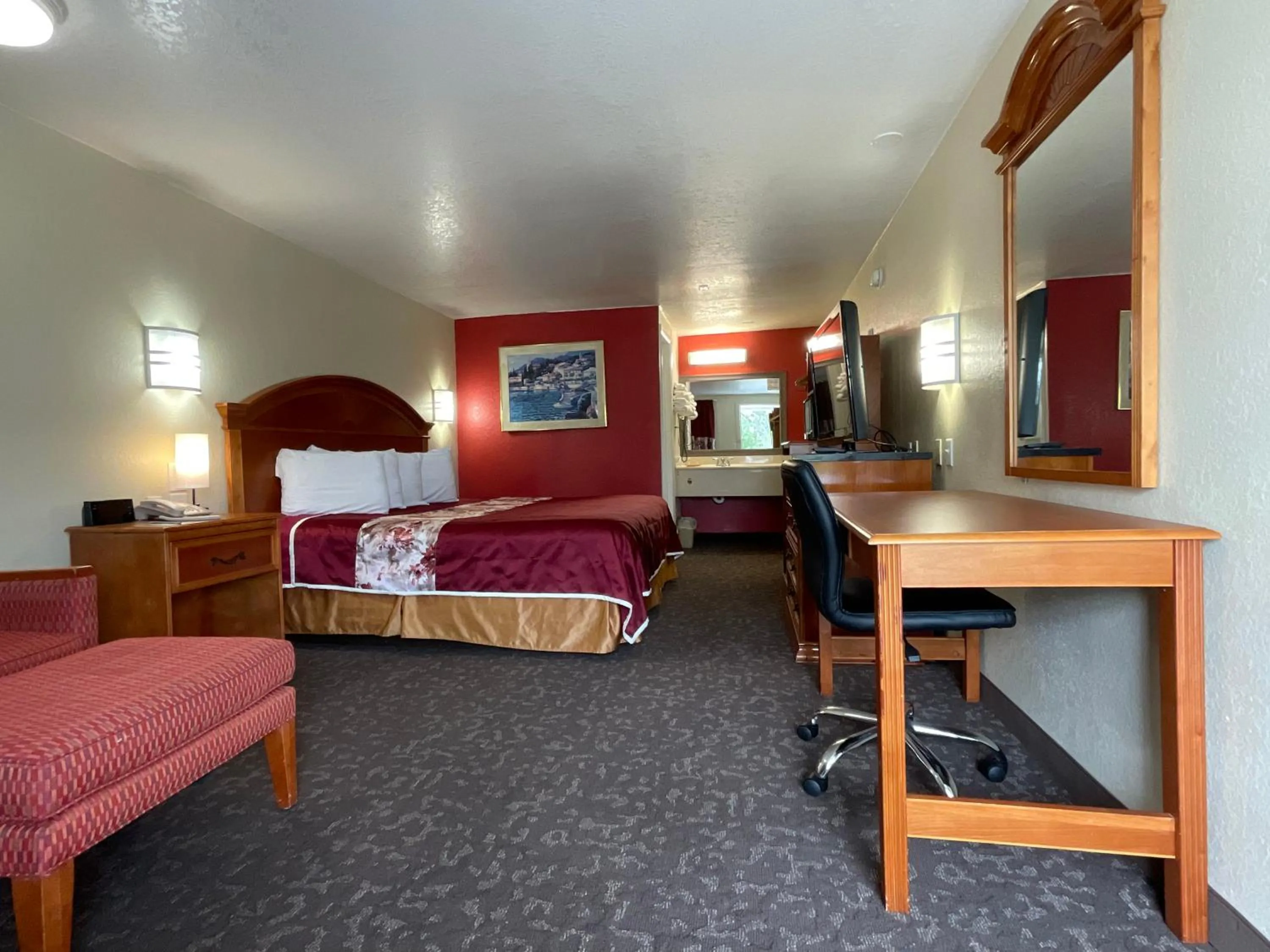 Bed in Knights Inn Punta Gorda