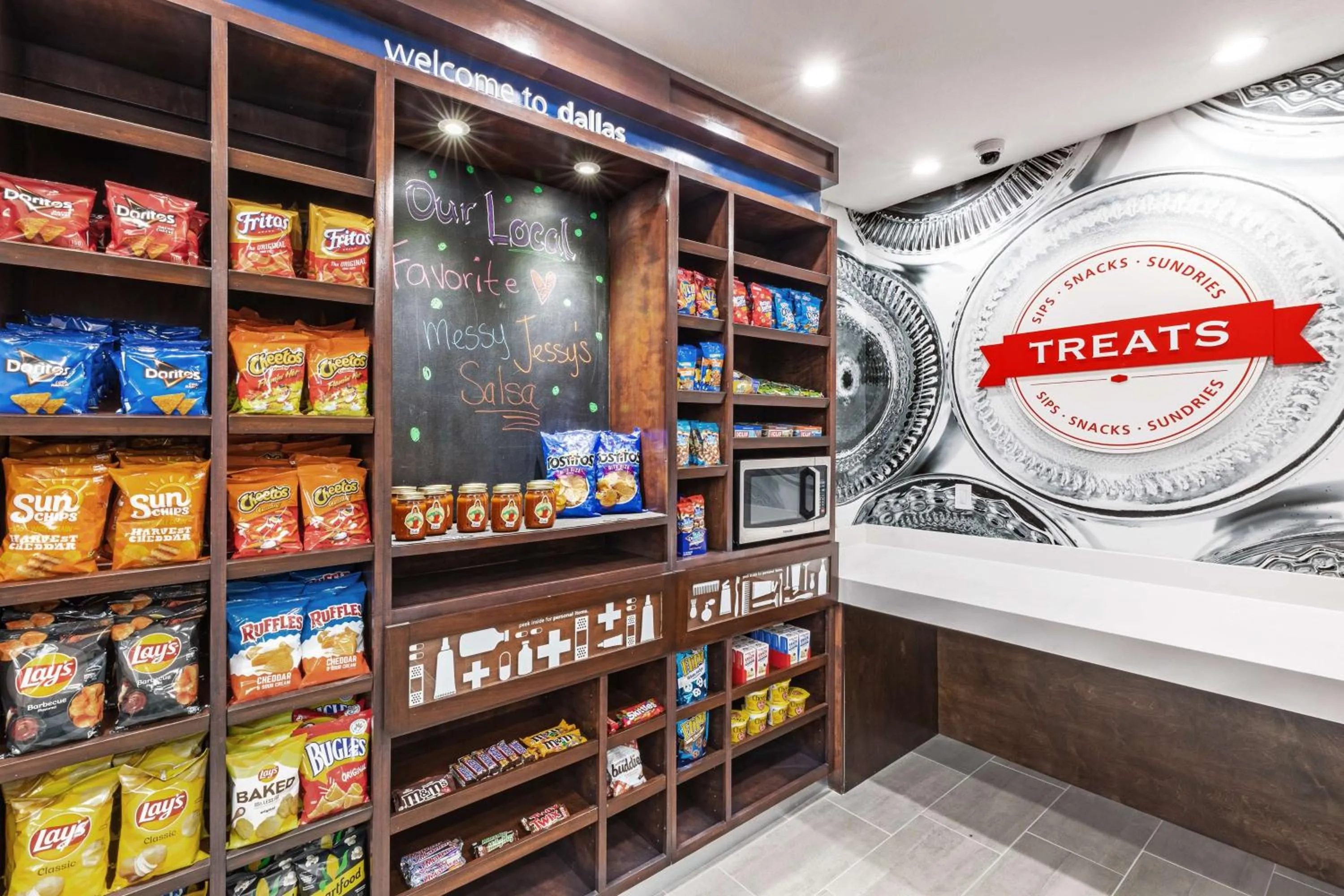 Restaurant/places to eat in Hampton Inn & Suites Dallas I-30 Cockrell Hill, Tx