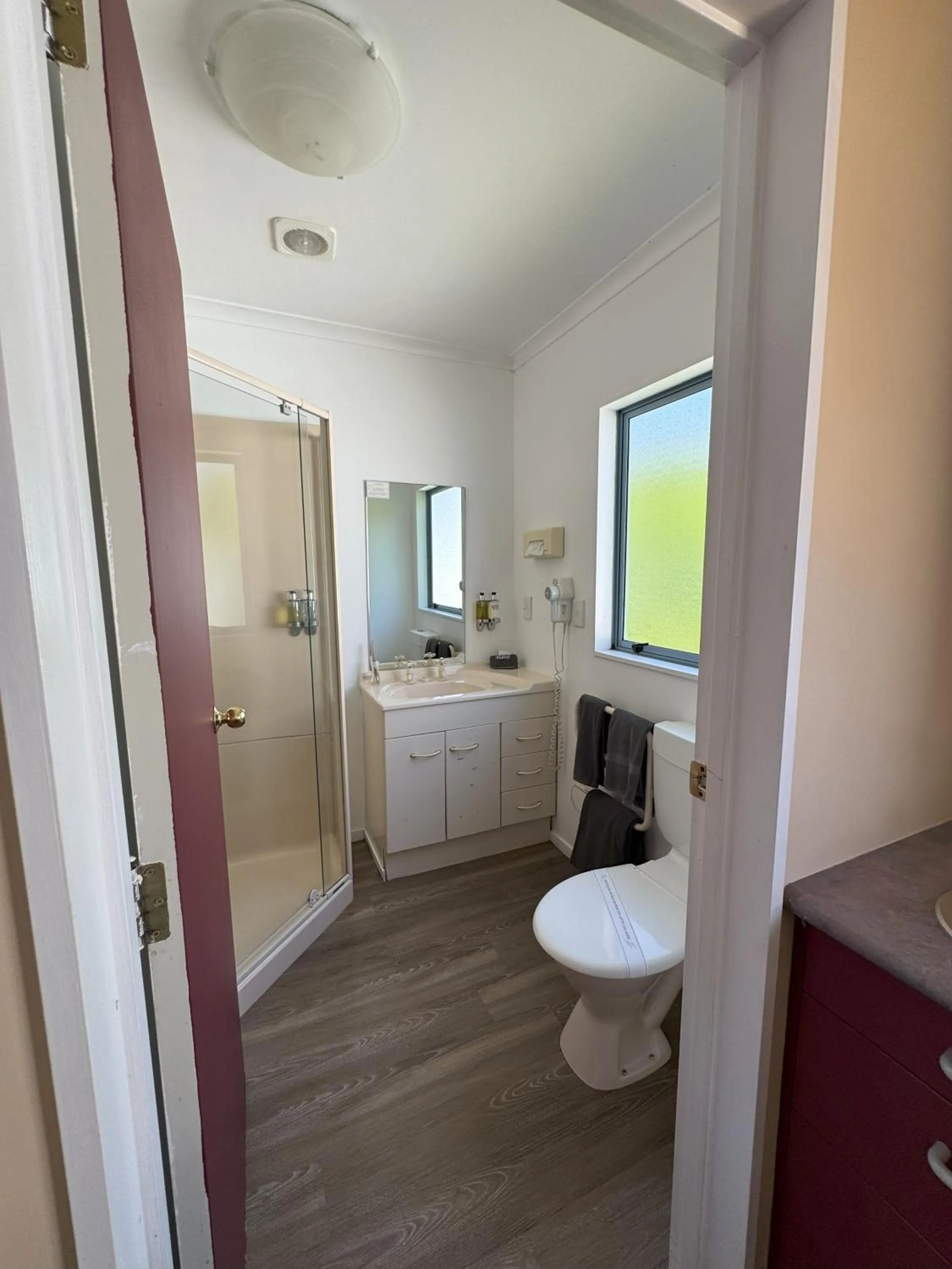 Toilet in Aldan Lodge