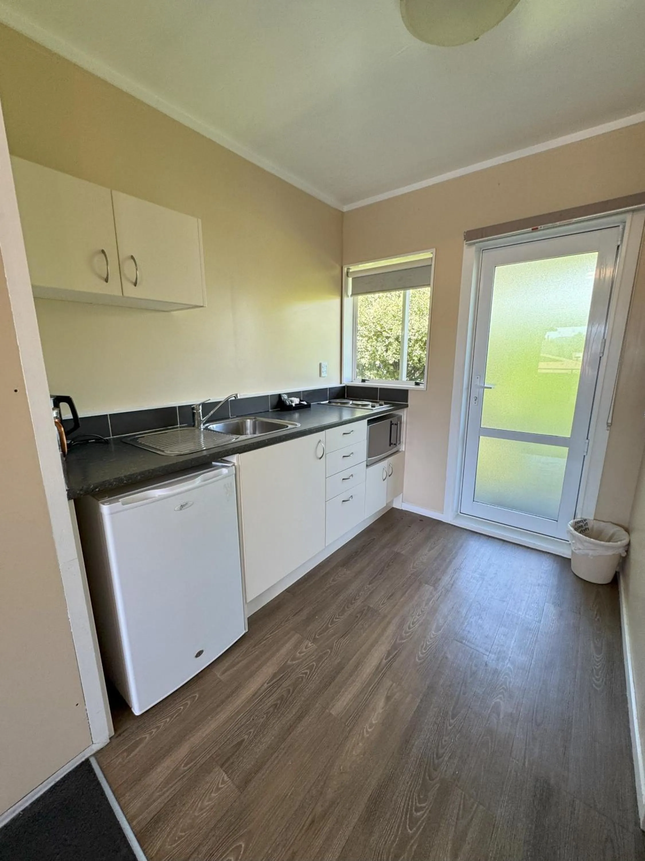 Kitchen or kitchenette in Aldan Lodge