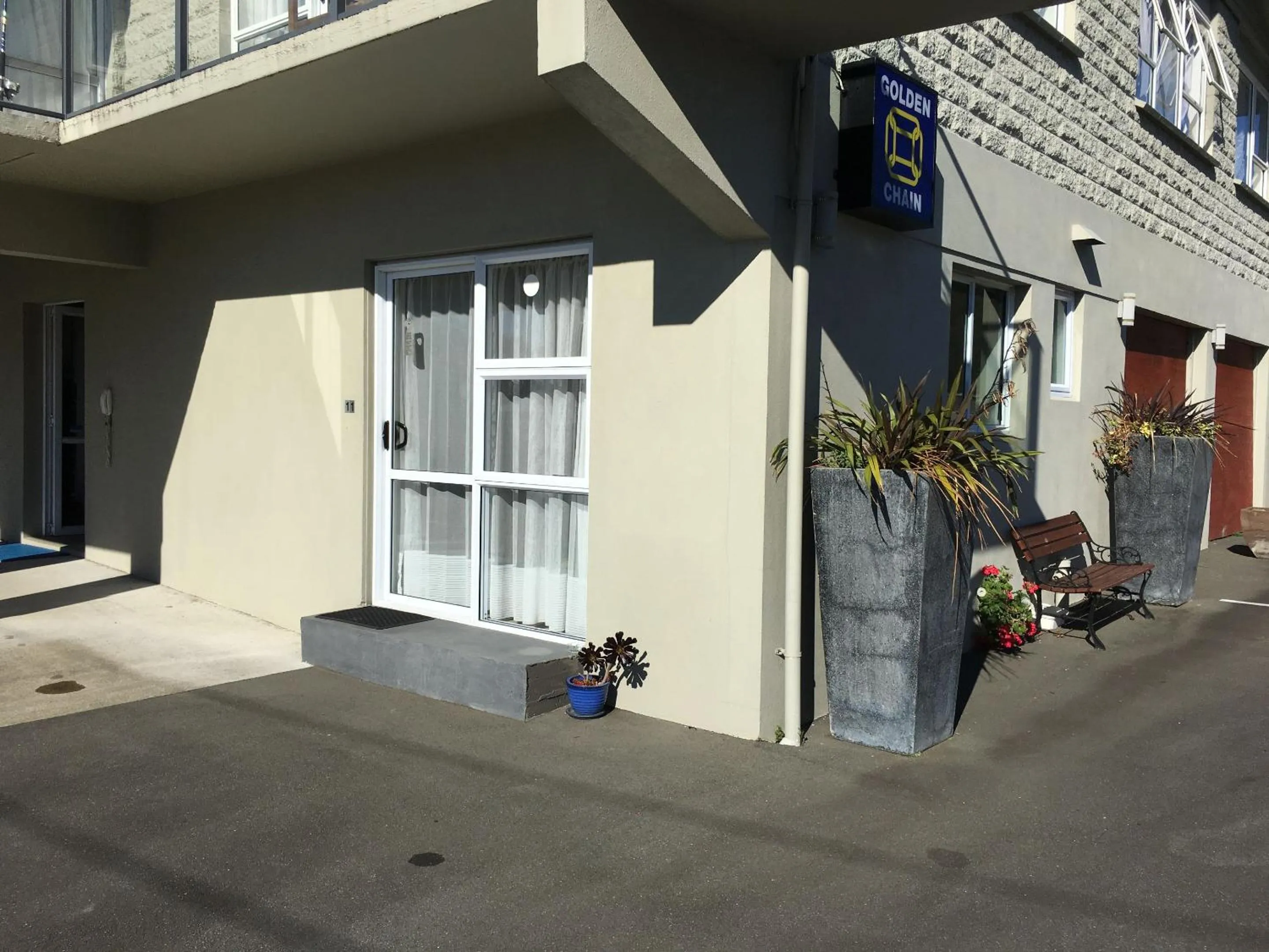 Area and facilities in Aldan Lodge