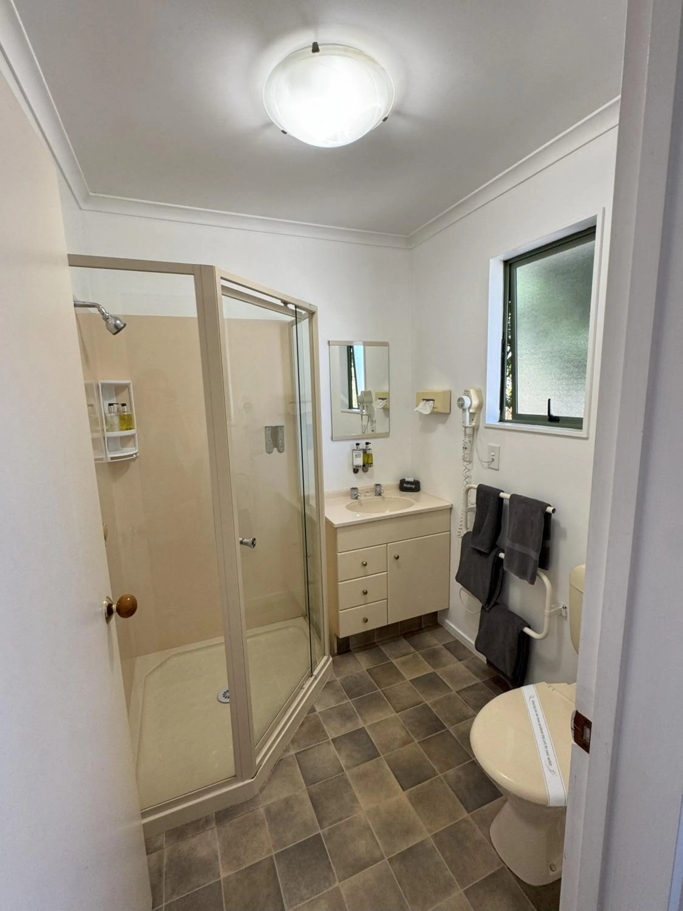 Bathroom in Aldan Lodge