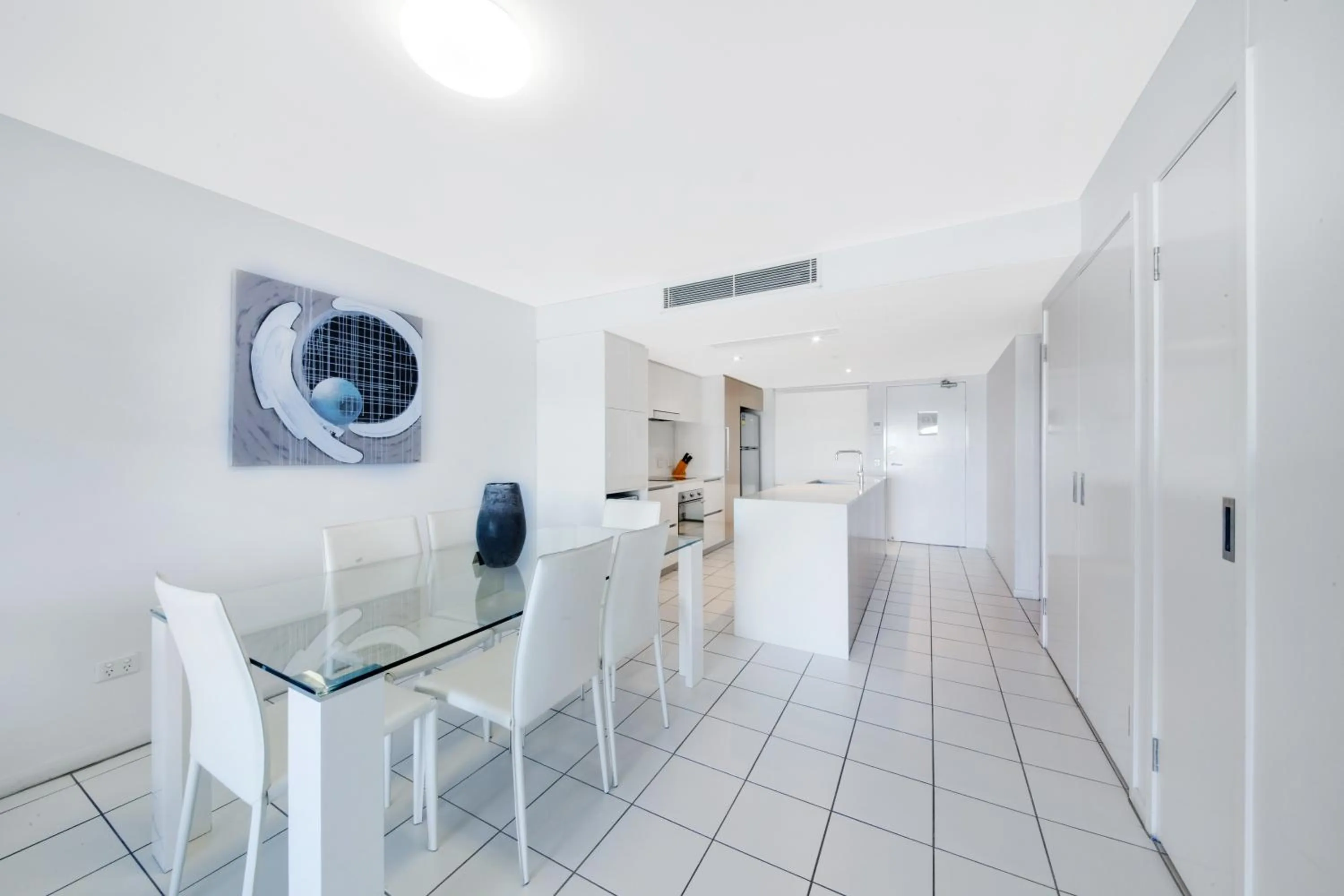 Dining area in Echelon Apartments Yeppoon