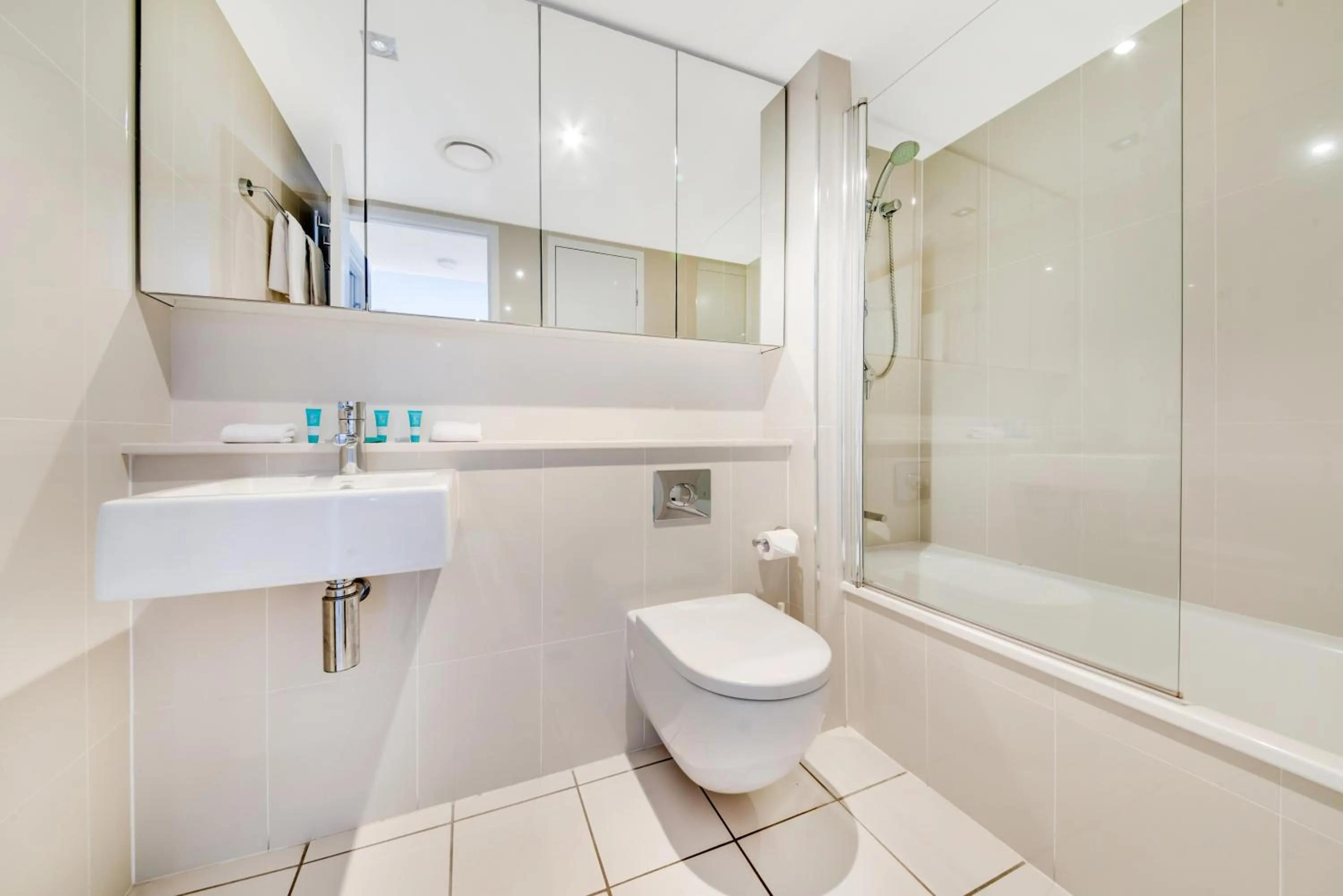 Toilet in Echelon Apartments Yeppoon