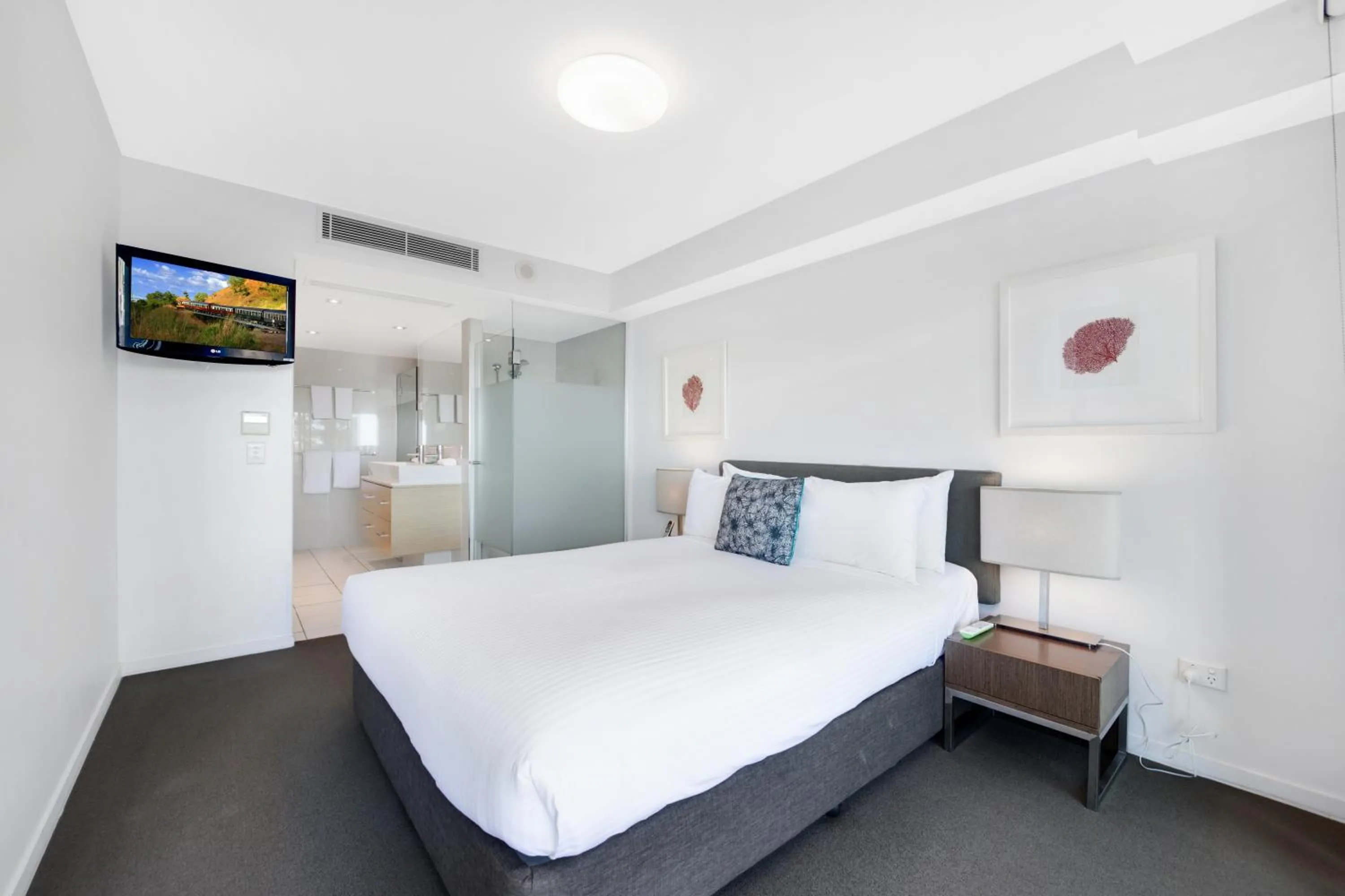 Bedroom, Bed in Echelon Apartments Yeppoon