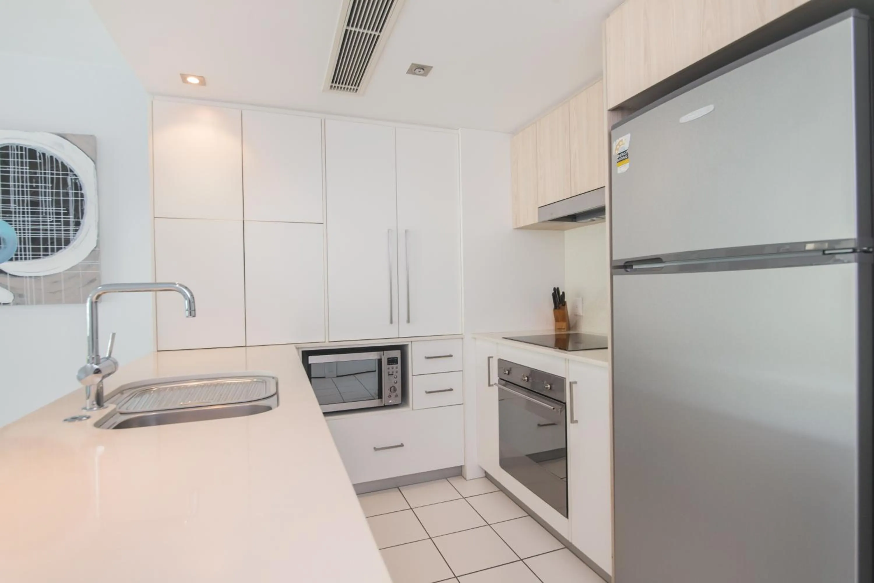 Kitchen or kitchenette in Echelon Apartments Yeppoon