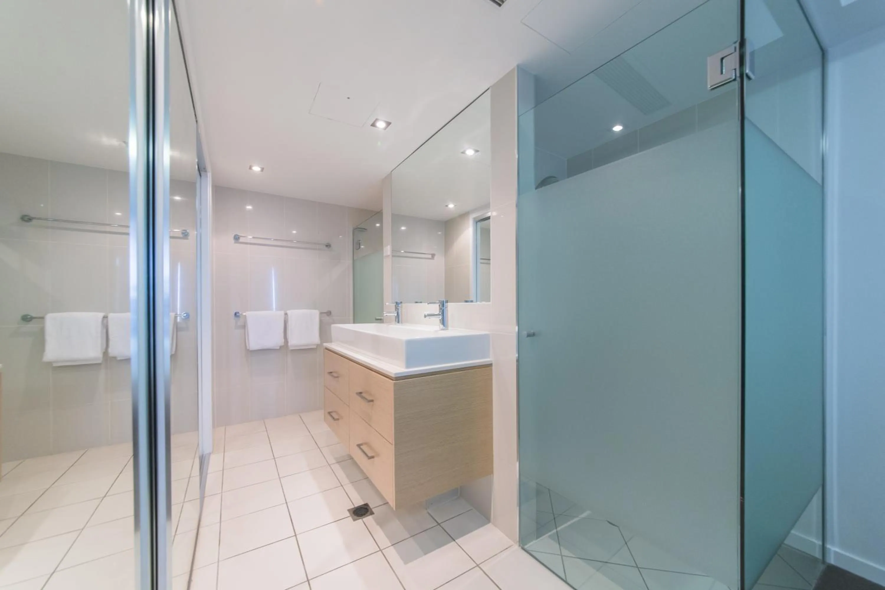 Bathroom in Echelon Apartments Yeppoon
