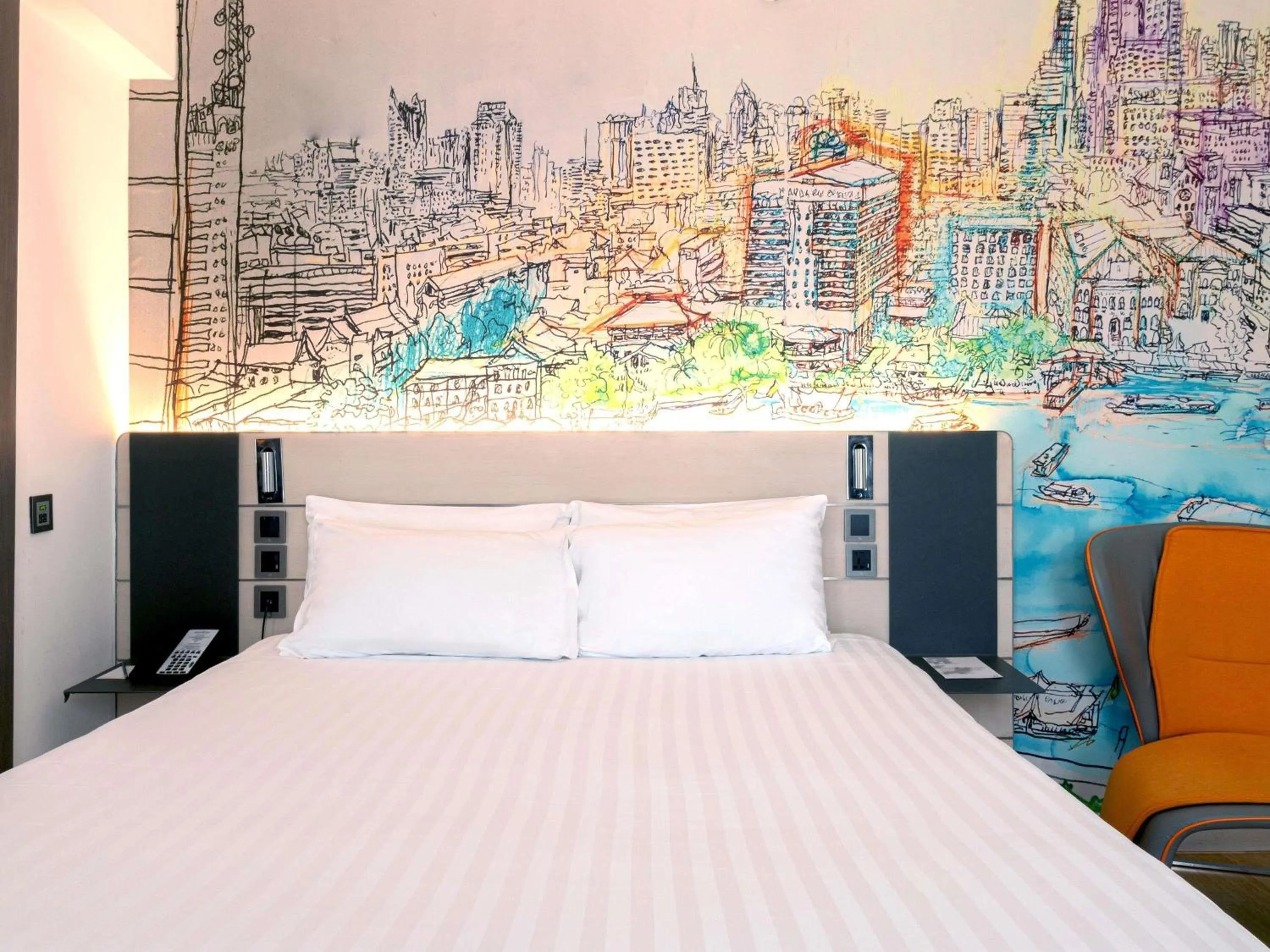 Bedroom, Bed in Novotel Bangkok on Siam Square