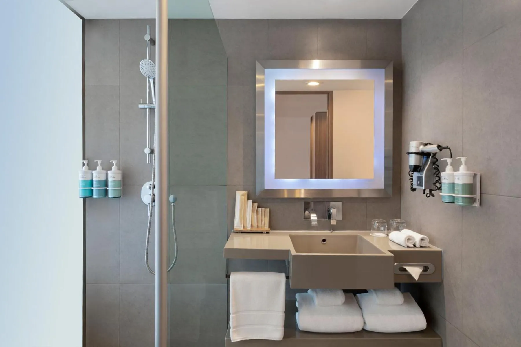 Bathroom in Novotel Bangkok on Siam Square