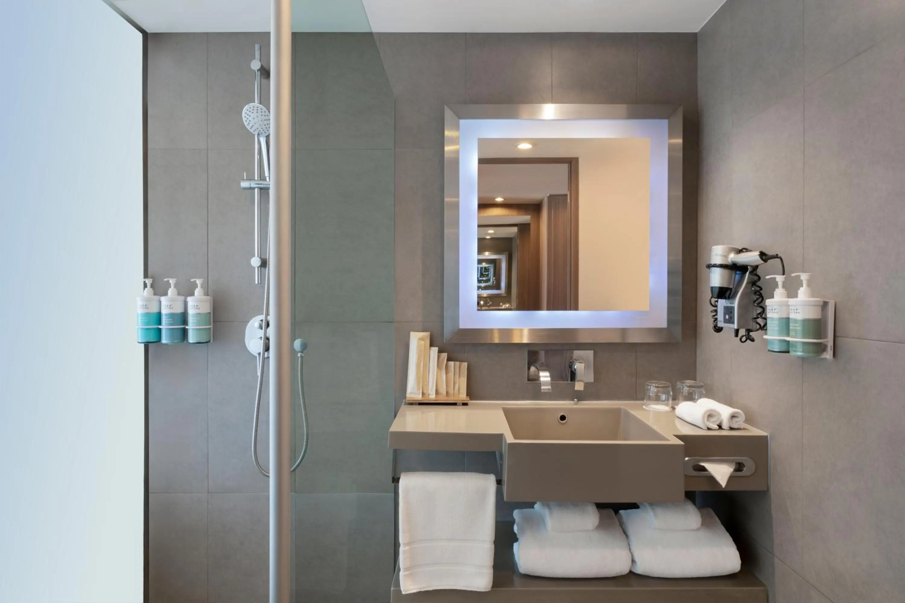 Bathroom in Novotel Bangkok on Siam Square