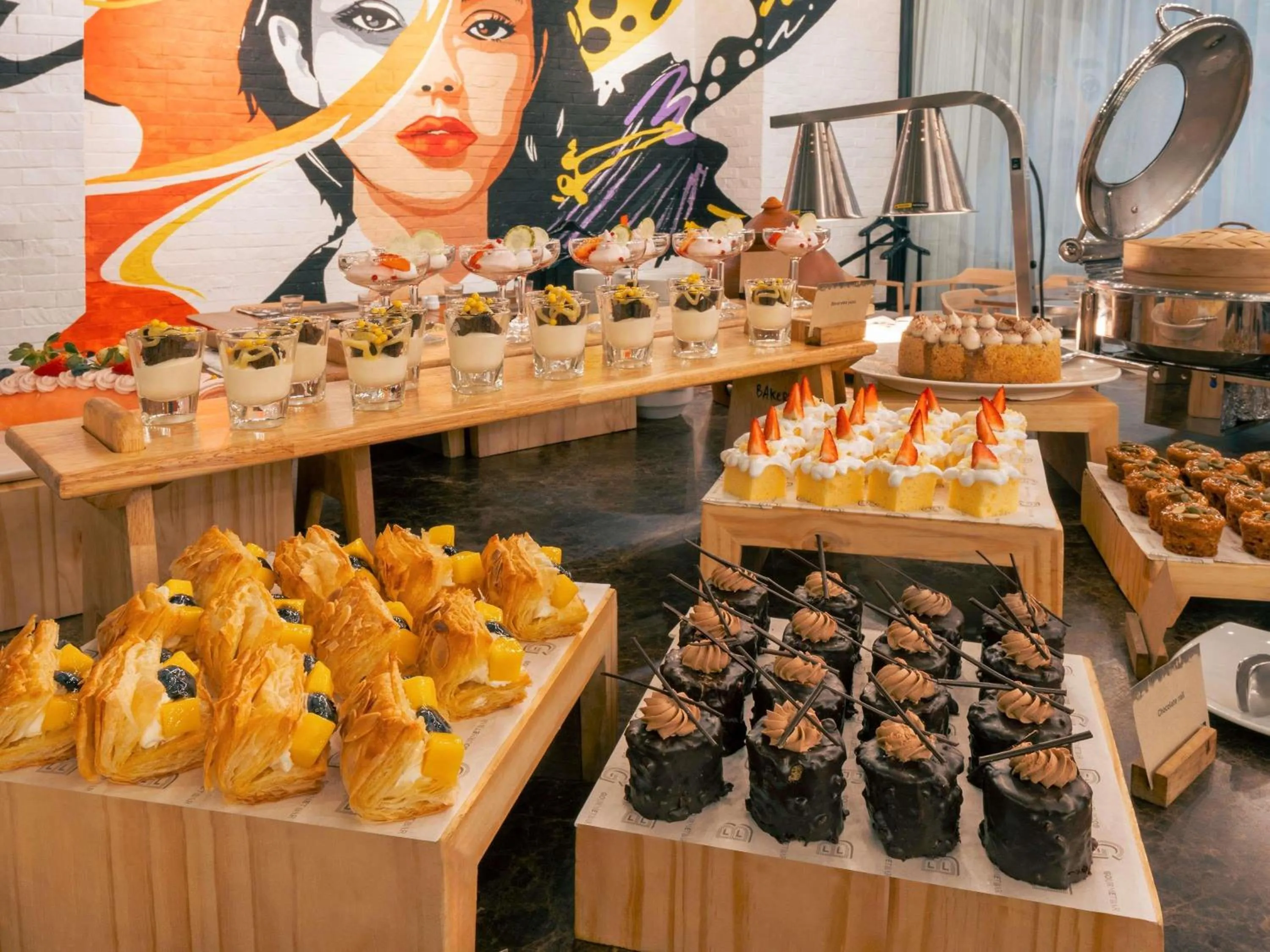 Restaurant/places to eat in Novotel Bangkok on Siam Square