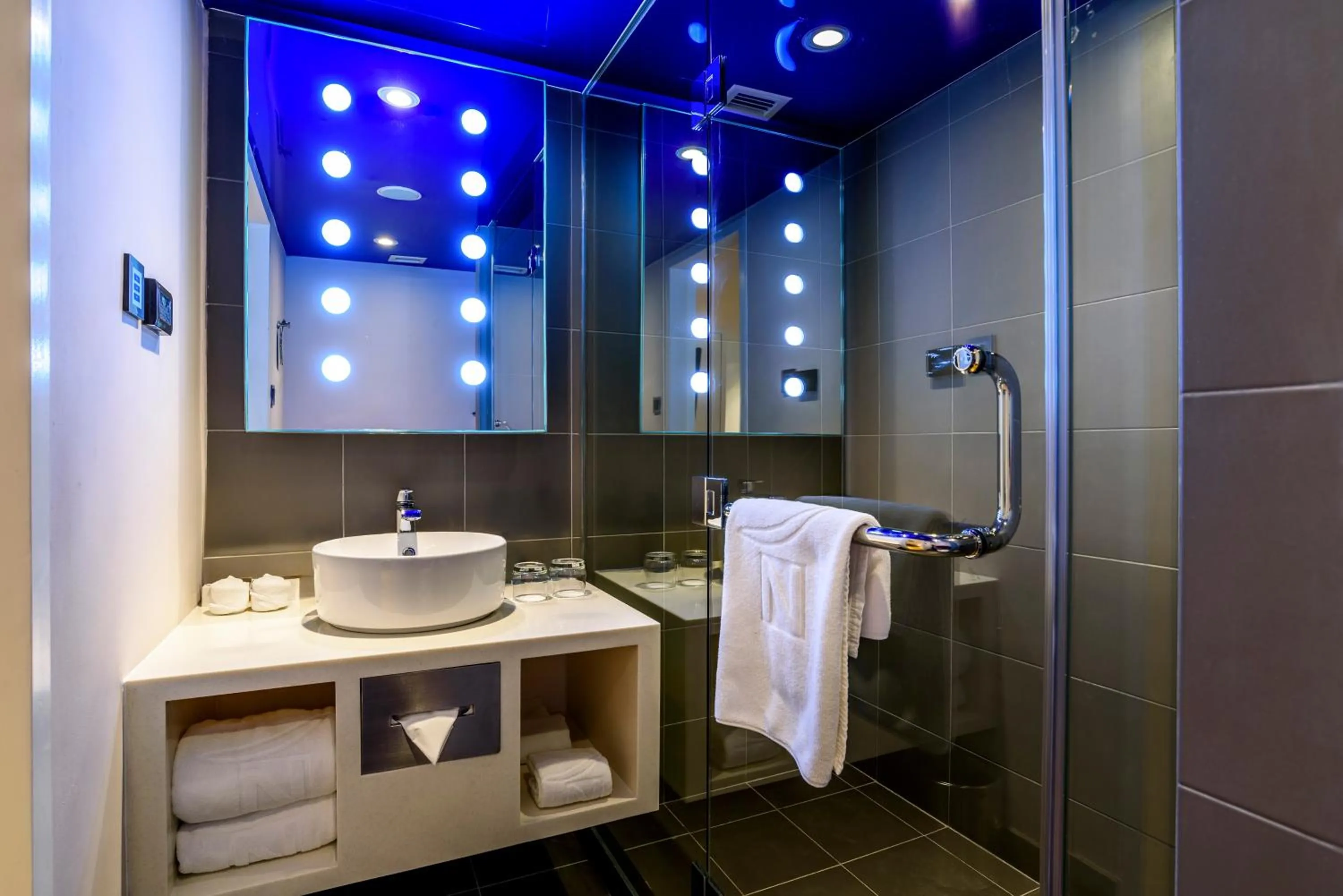 Bathroom in Novotel Bangkok on Siam Square