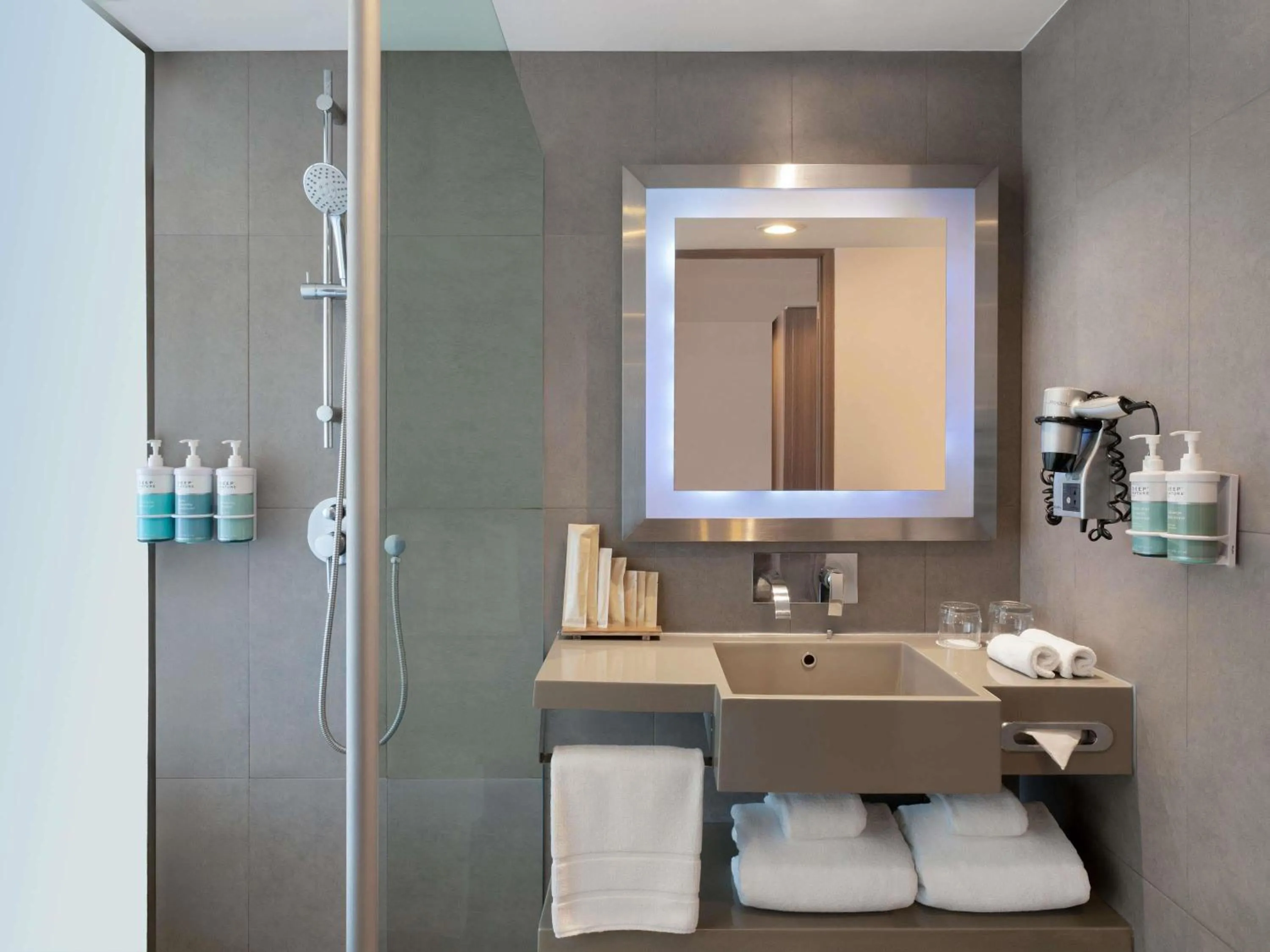 Bedroom in Novotel Bangkok on Siam Square