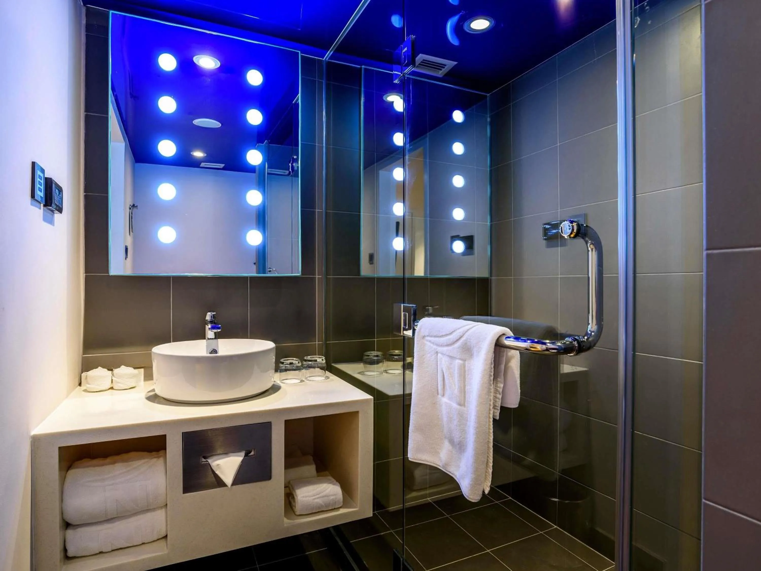 Bedroom in Novotel Bangkok on Siam Square