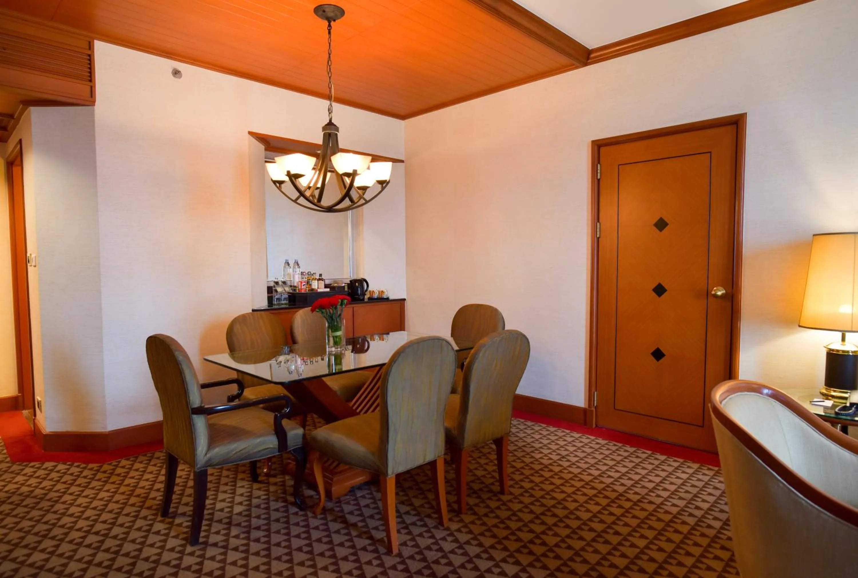 Living room in Pullman Khon Kaen Raja Orchid