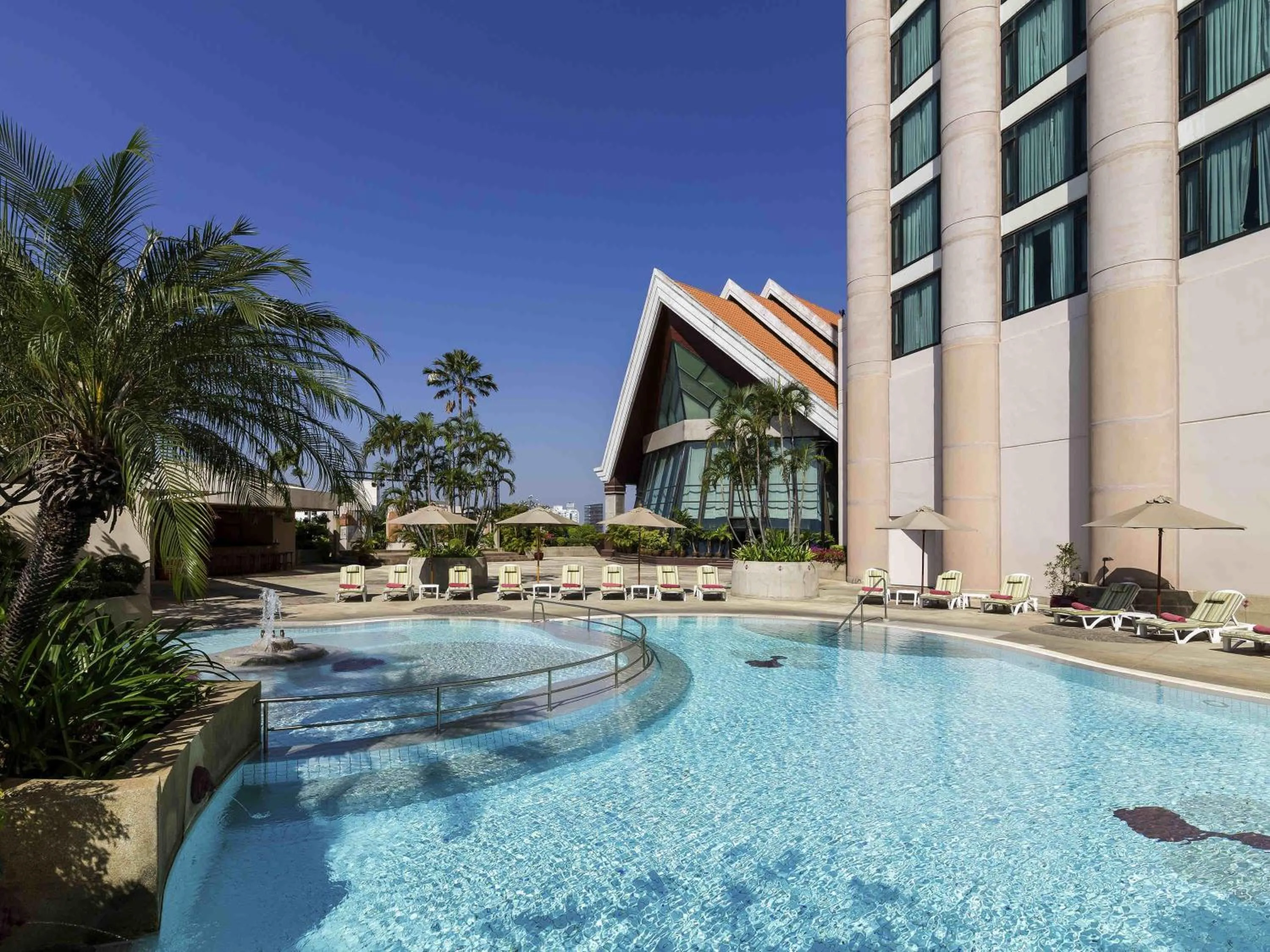 Lounge or bar in Pullman Khon Kaen Raja Orchid