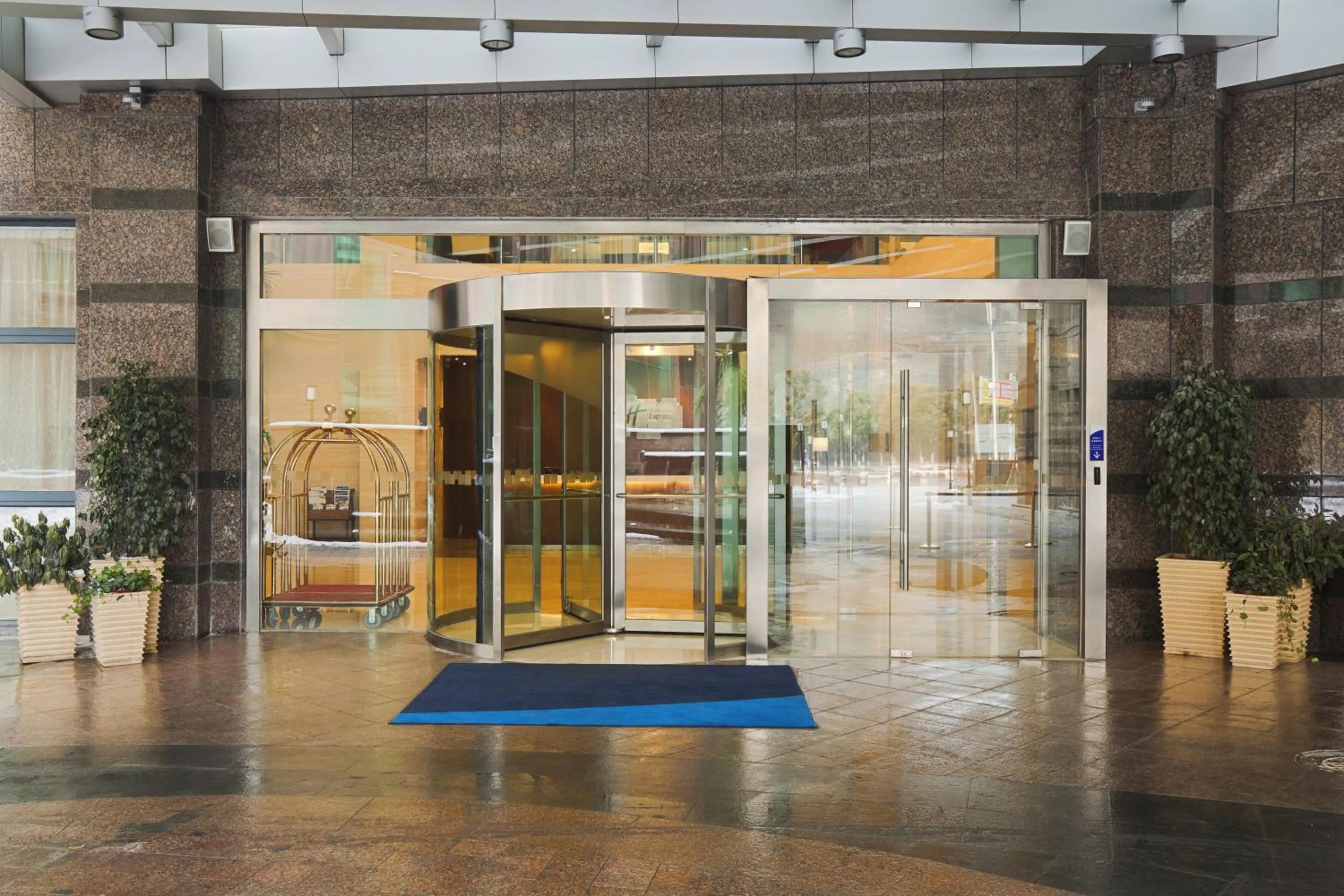 Property building in Holiday Inn Express Suzhou Changjiang by IHG