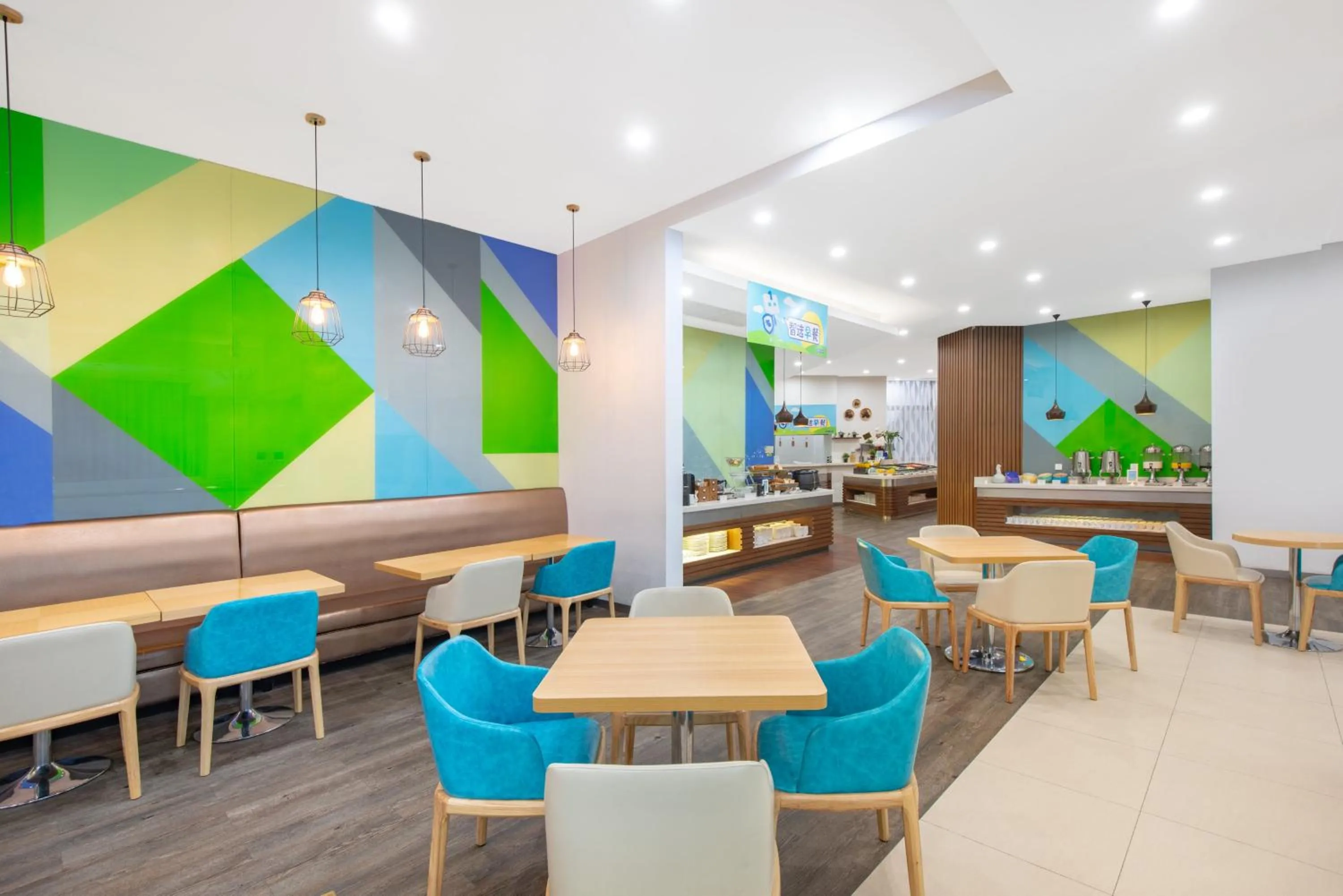 Restaurant/places to eat in Holiday Inn Express Suzhou Changjiang by IHG