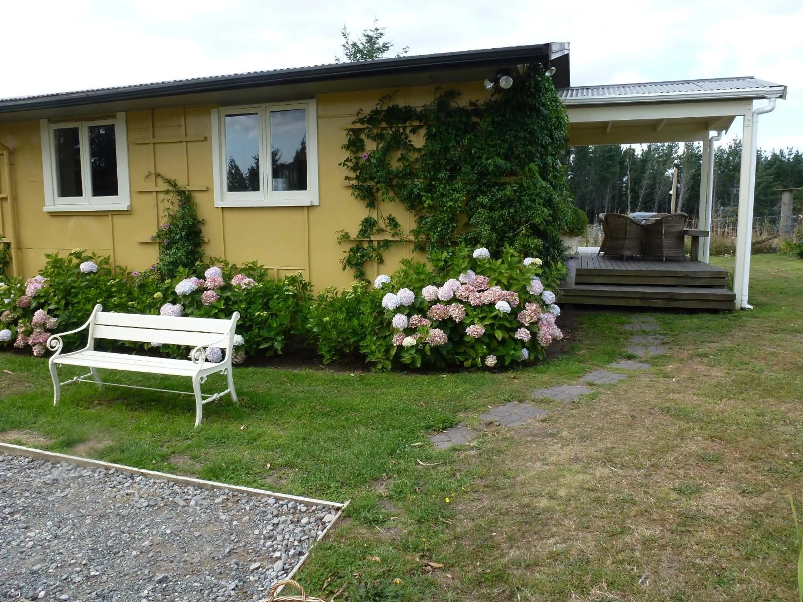 Property Building in B&B Blossom Cottage