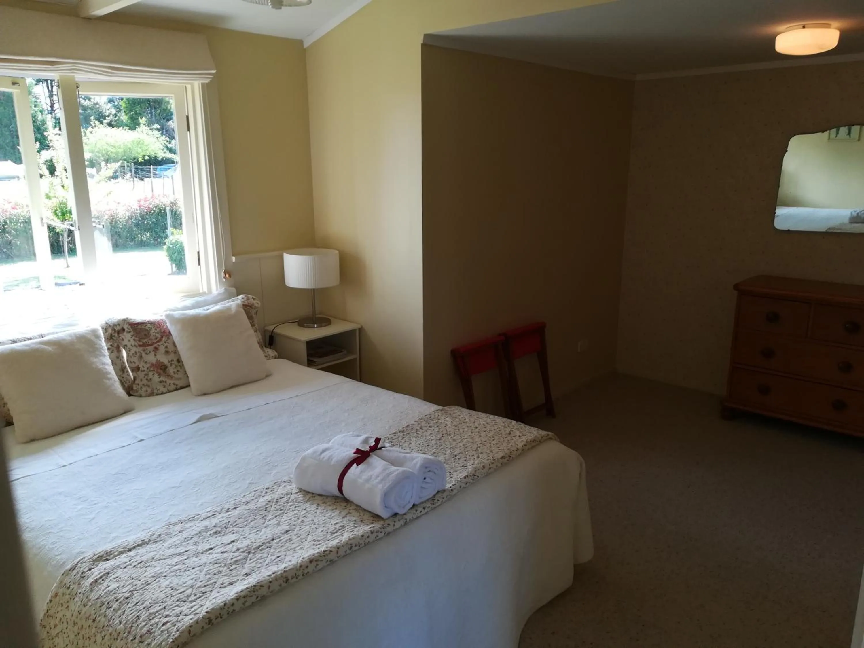 Bed in B&B Blossom Cottage