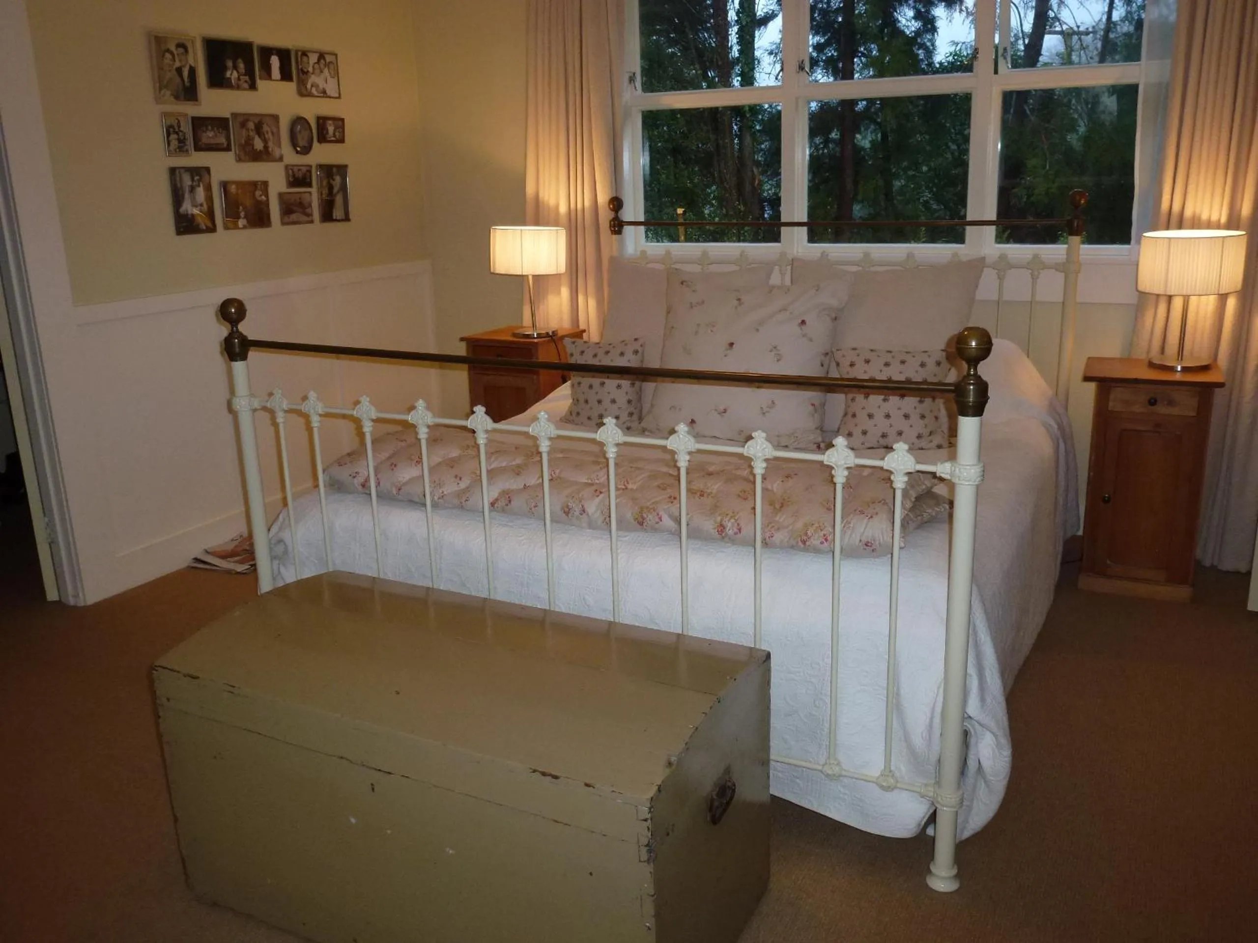 Bed in B&B Blossom Cottage