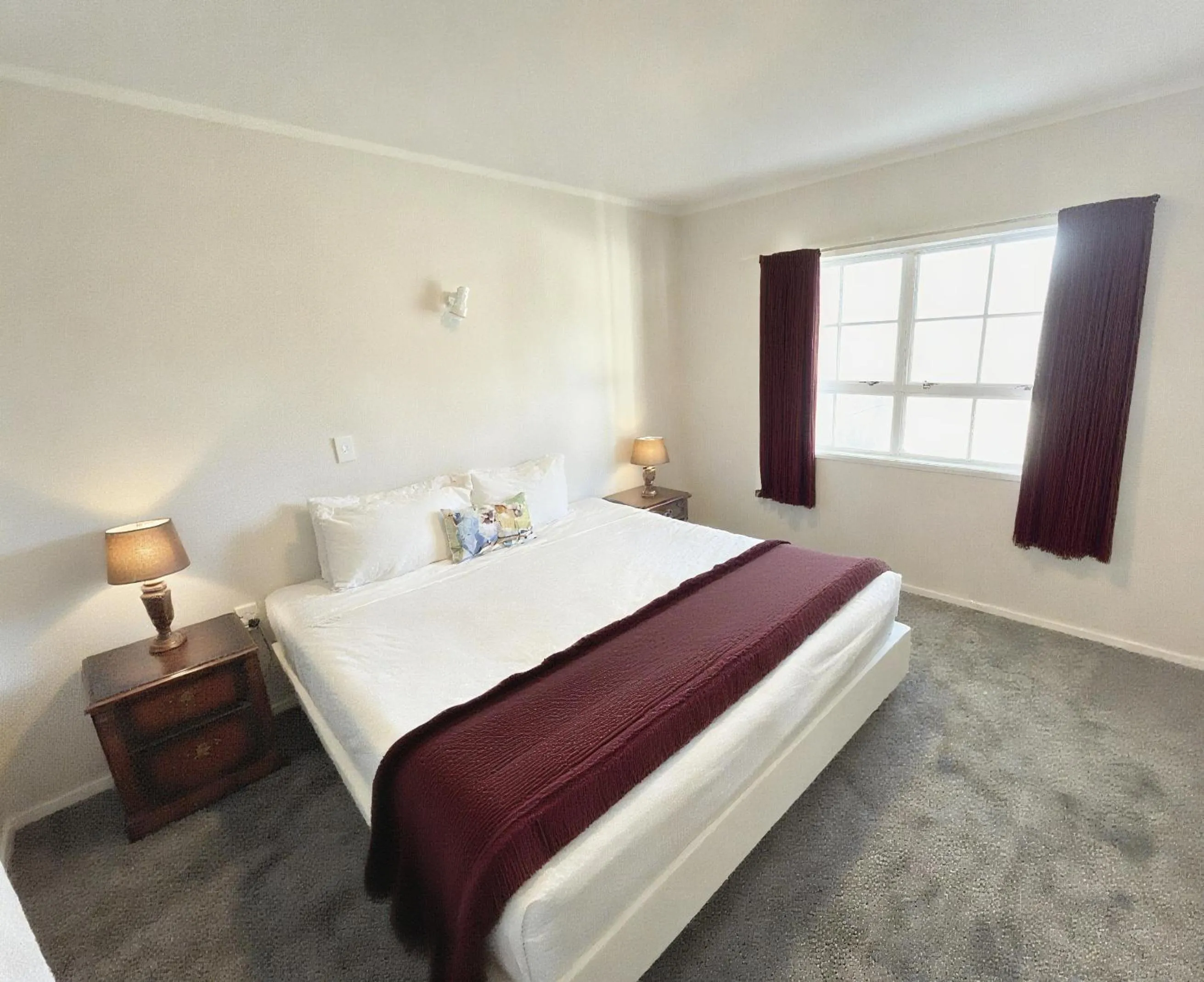 Bed in Boundary Court Motor Inn