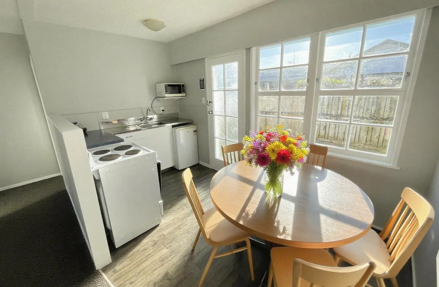 Kitchen or kitchenette in Boundary Court Motor Inn