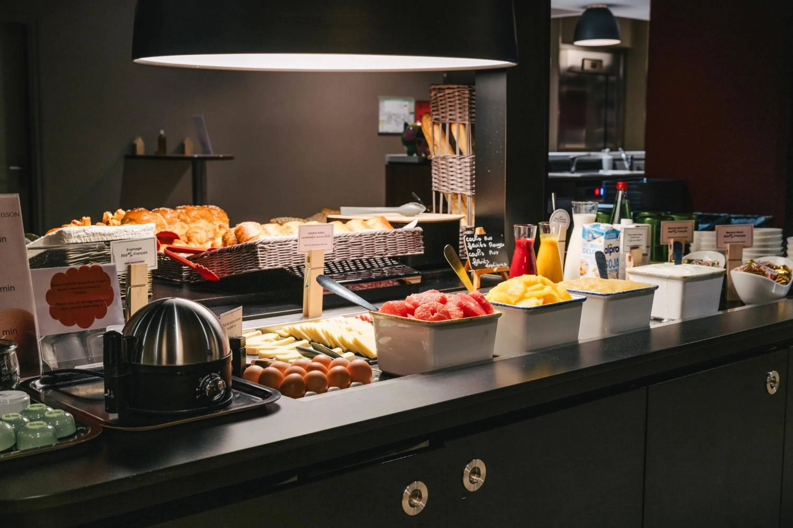 Breakfast in Ibis Rouen Centre Rive Gauche Mermoz