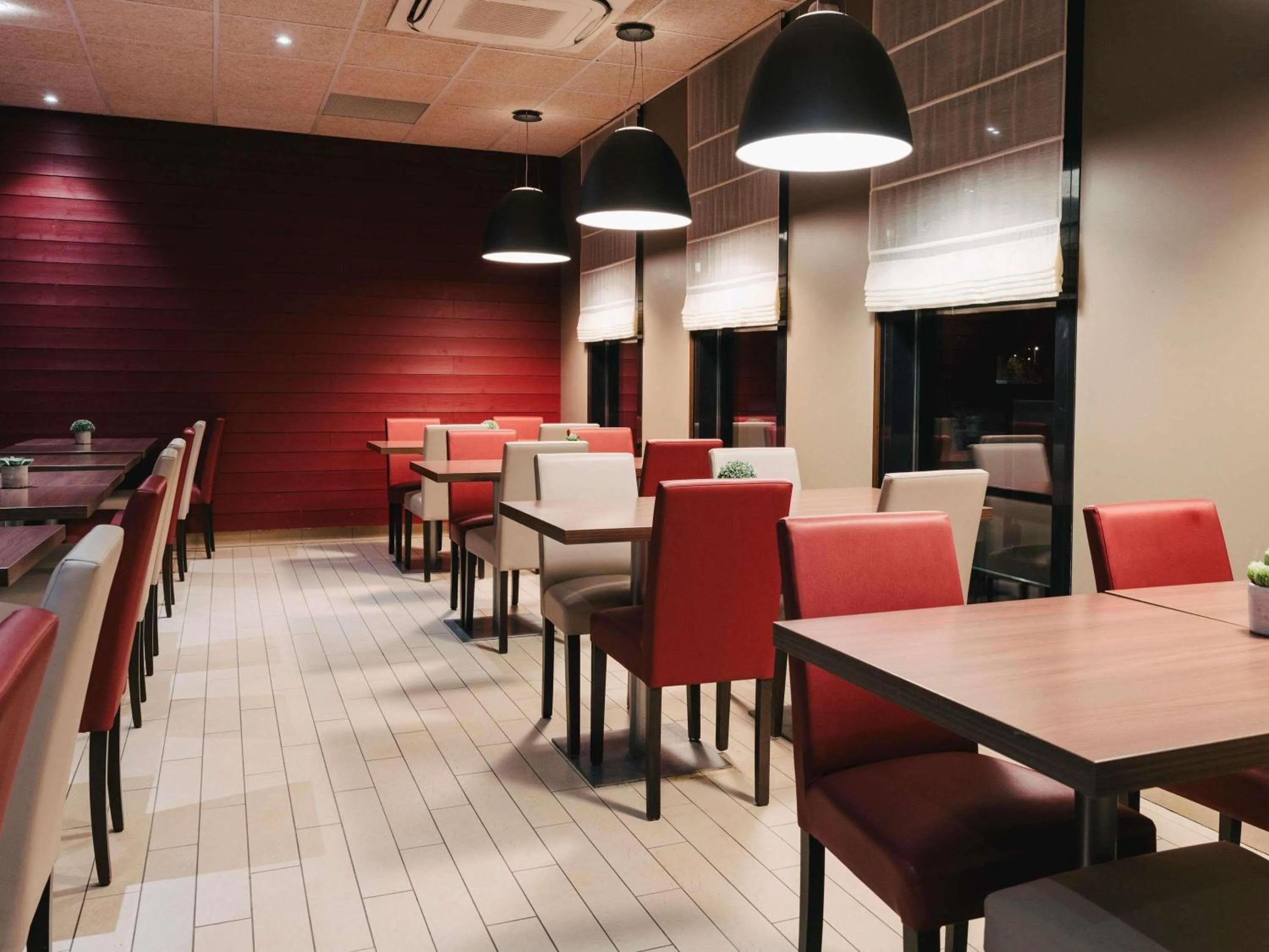 Restaurant/places to eat in Ibis Rouen Centre Rive Gauche Mermoz