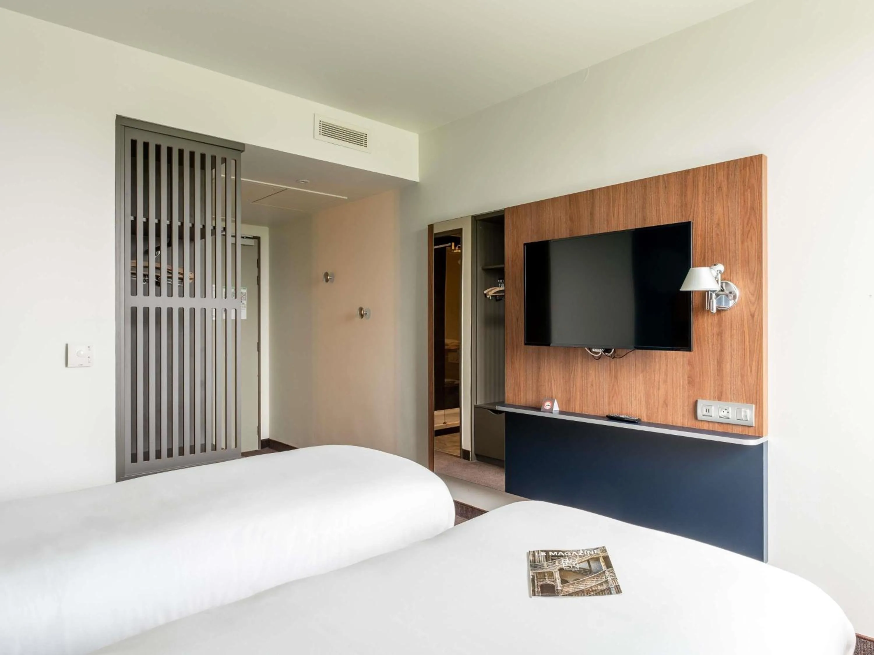 Bedroom, Bed in Ibis Rouen Centre Rive Gauche Mermoz