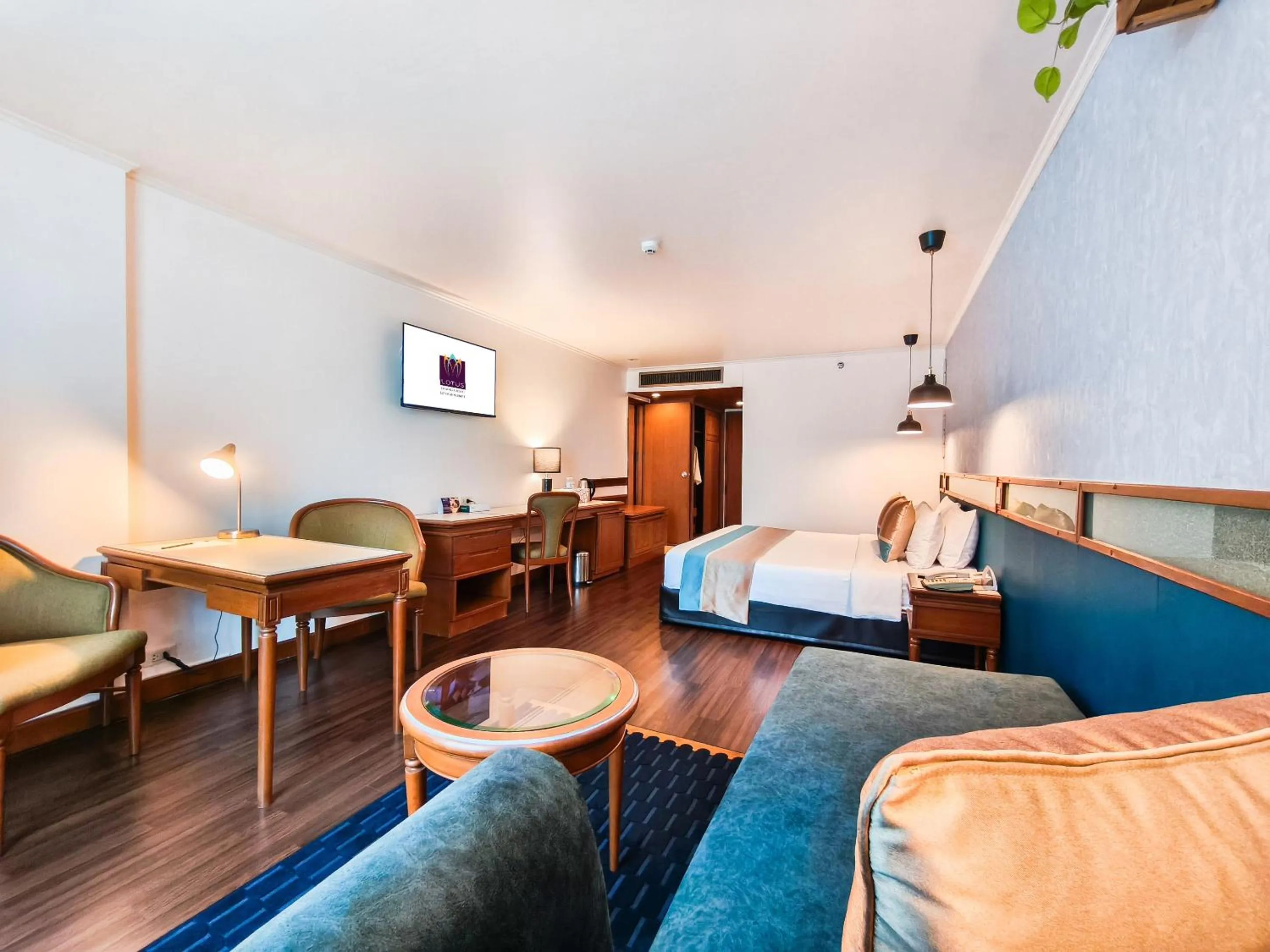 Bed in Bangkok Hotel Lotus Sukhumvit 33