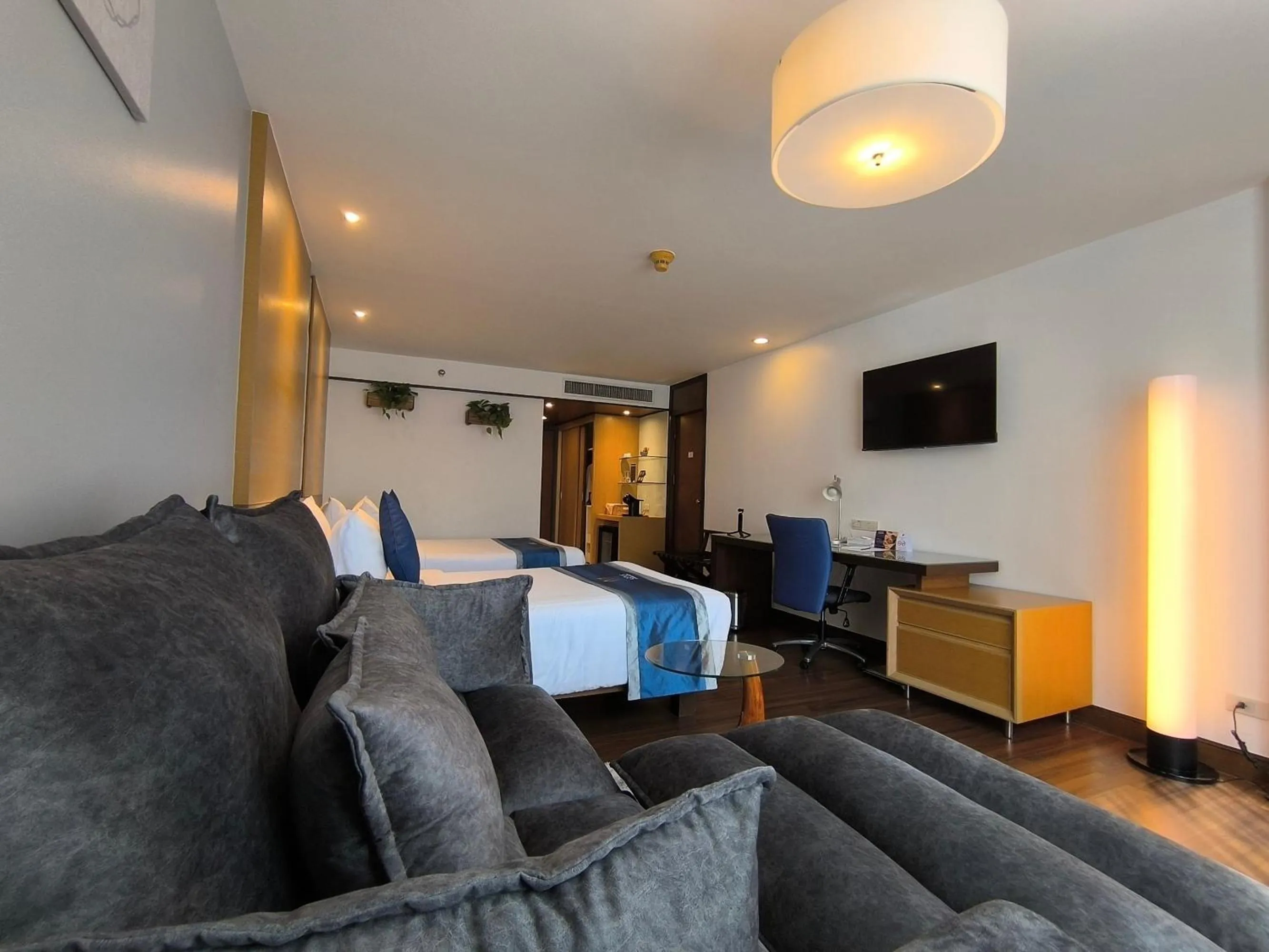 Bed in Bangkok Hotel Lotus Sukhumvit 33