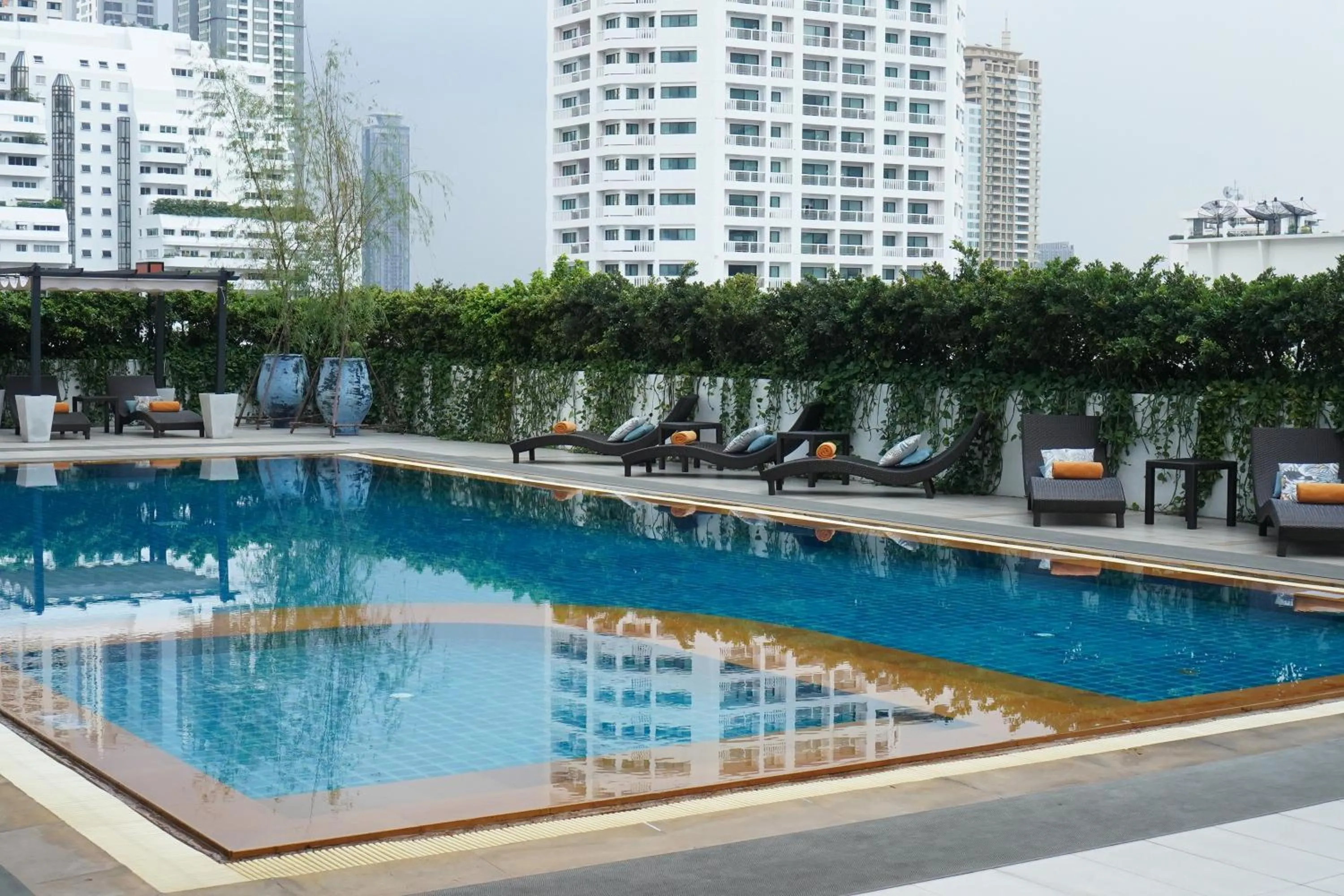 Swimming pool in Bangkok Hotel Lotus Sukhumvit 33