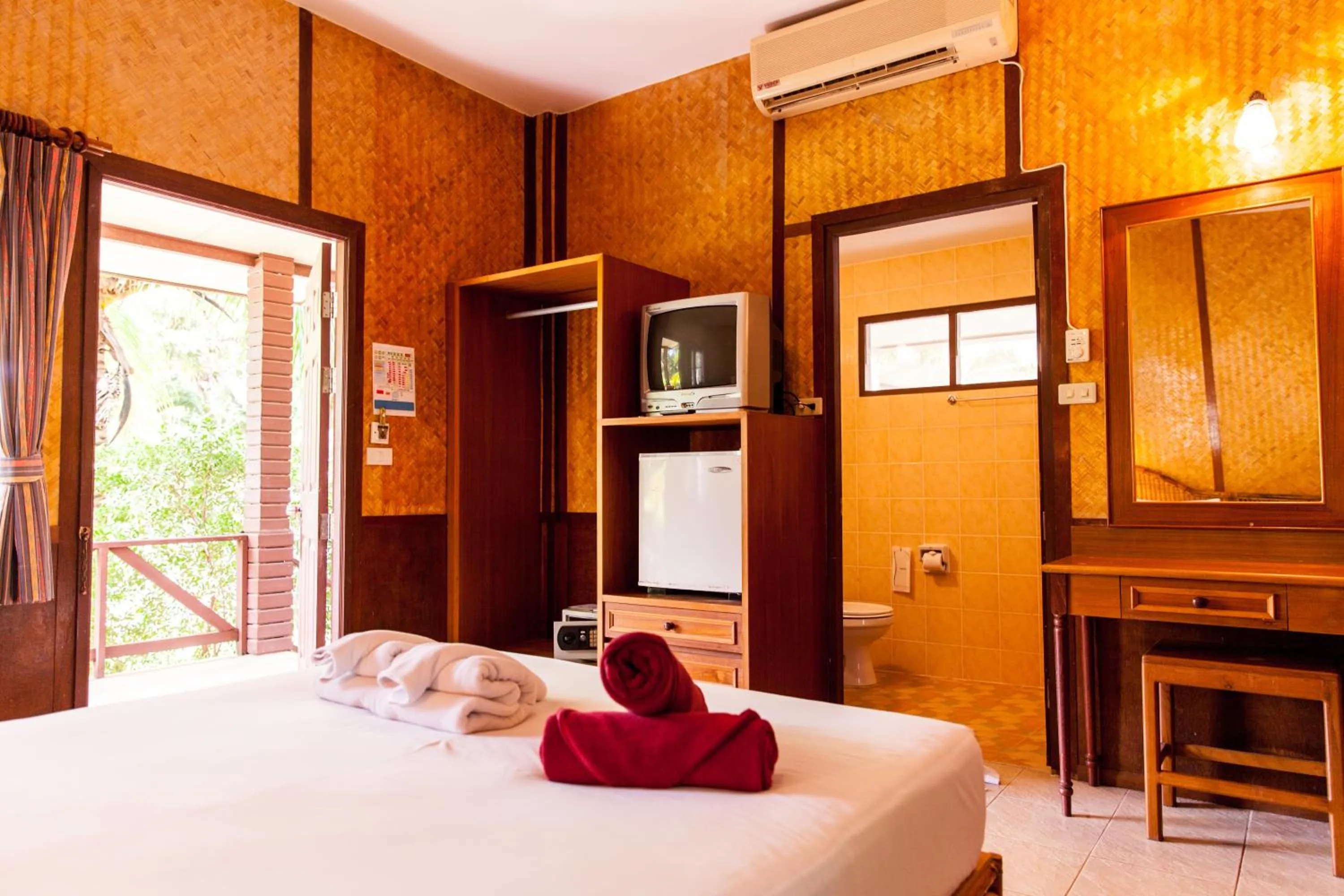 TV and multimedia, Bed in Coco Palm Beach Resort - SHA Extra Plus