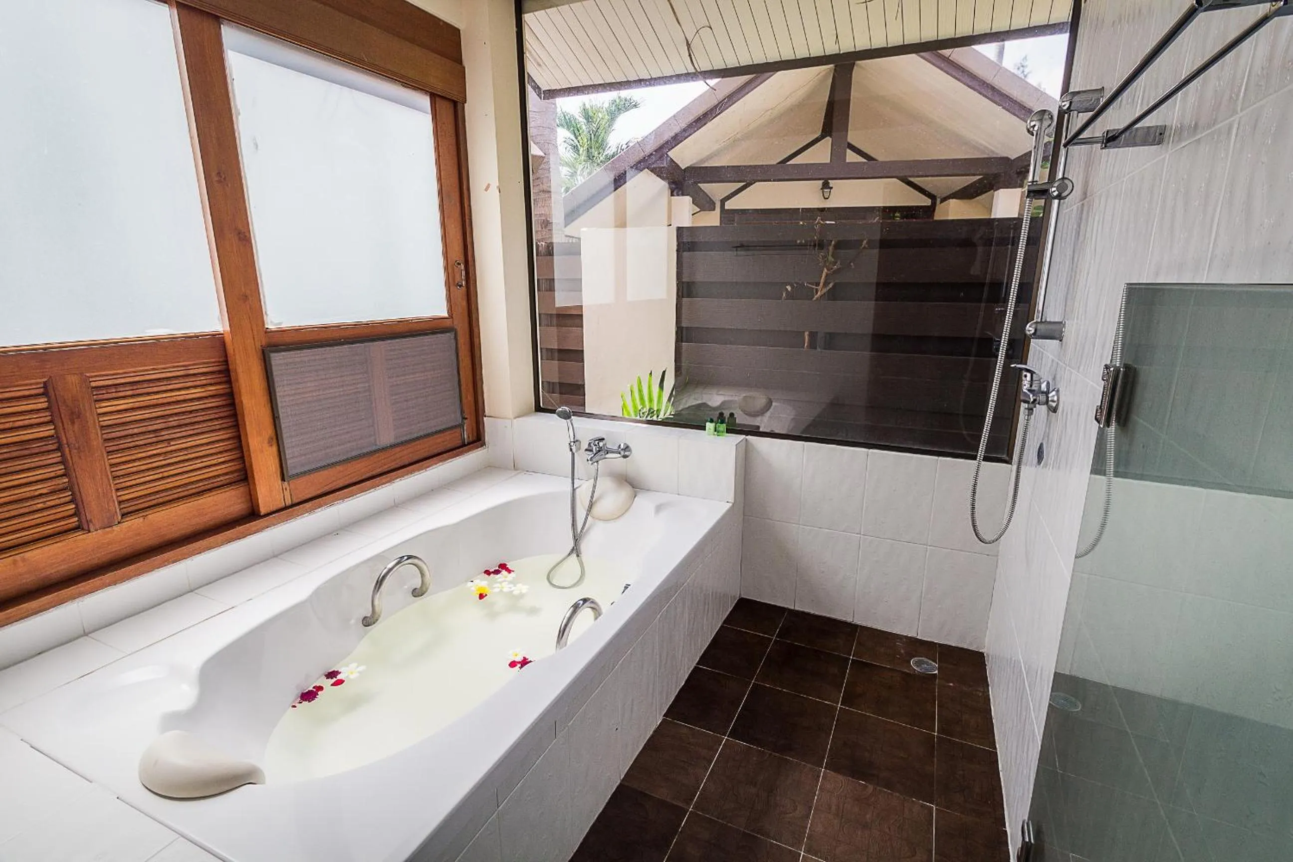Shower in Coco Palm Beach Resort - SHA Extra Plus