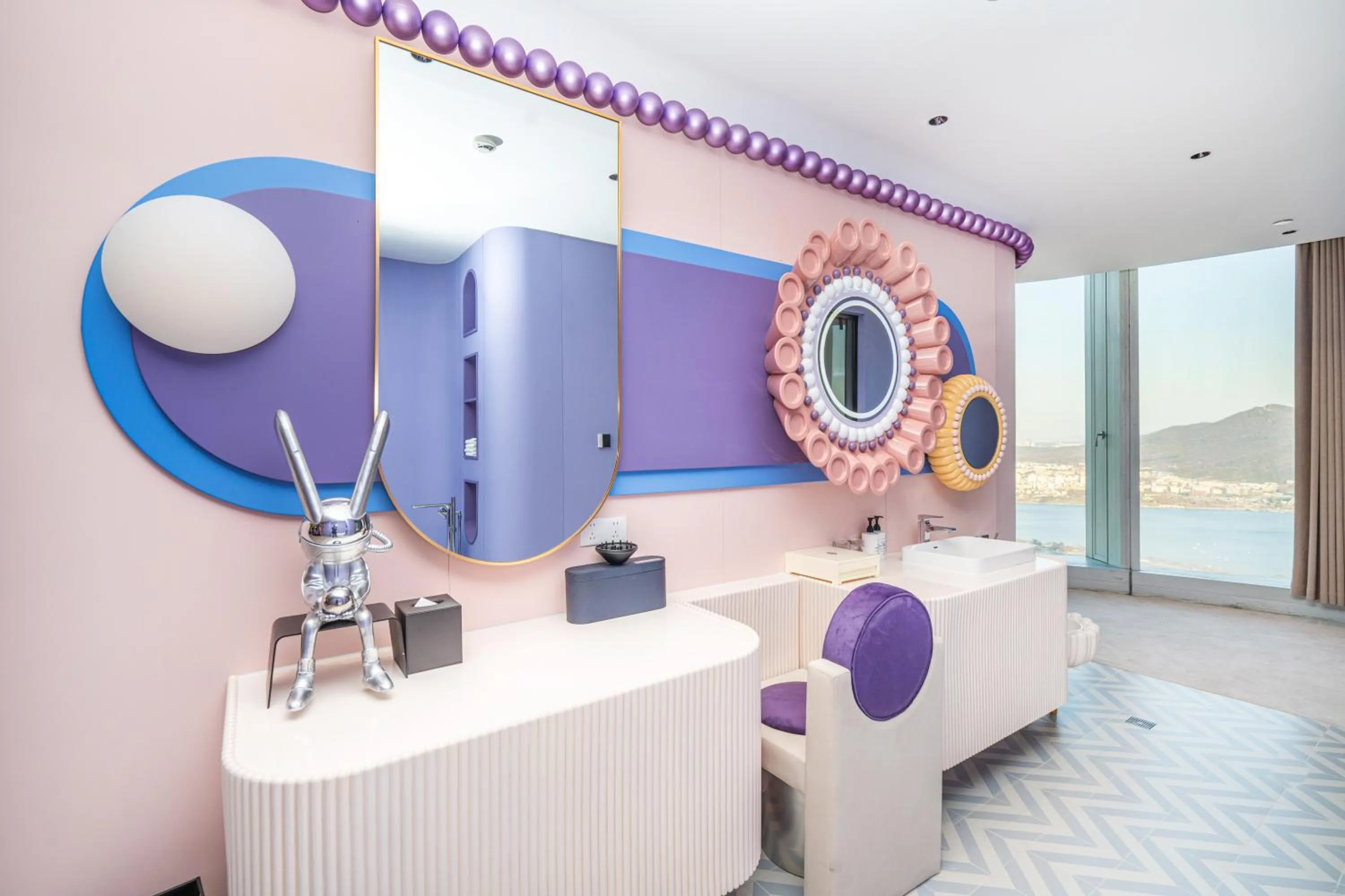 Toilet in InterContinental Nanjing by IHG