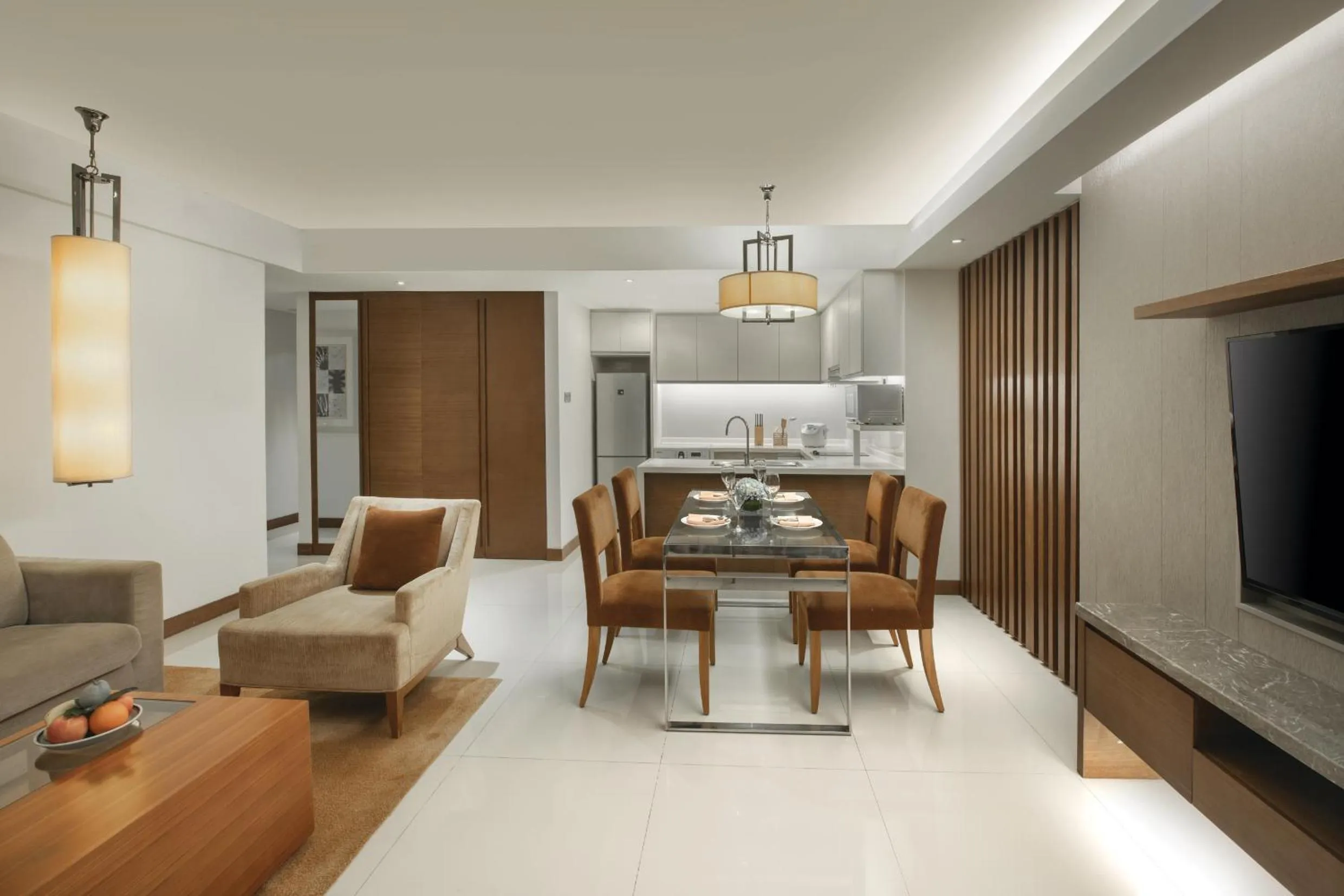 Living room in Crowne Plaza Guangzhou City Centre by IHG