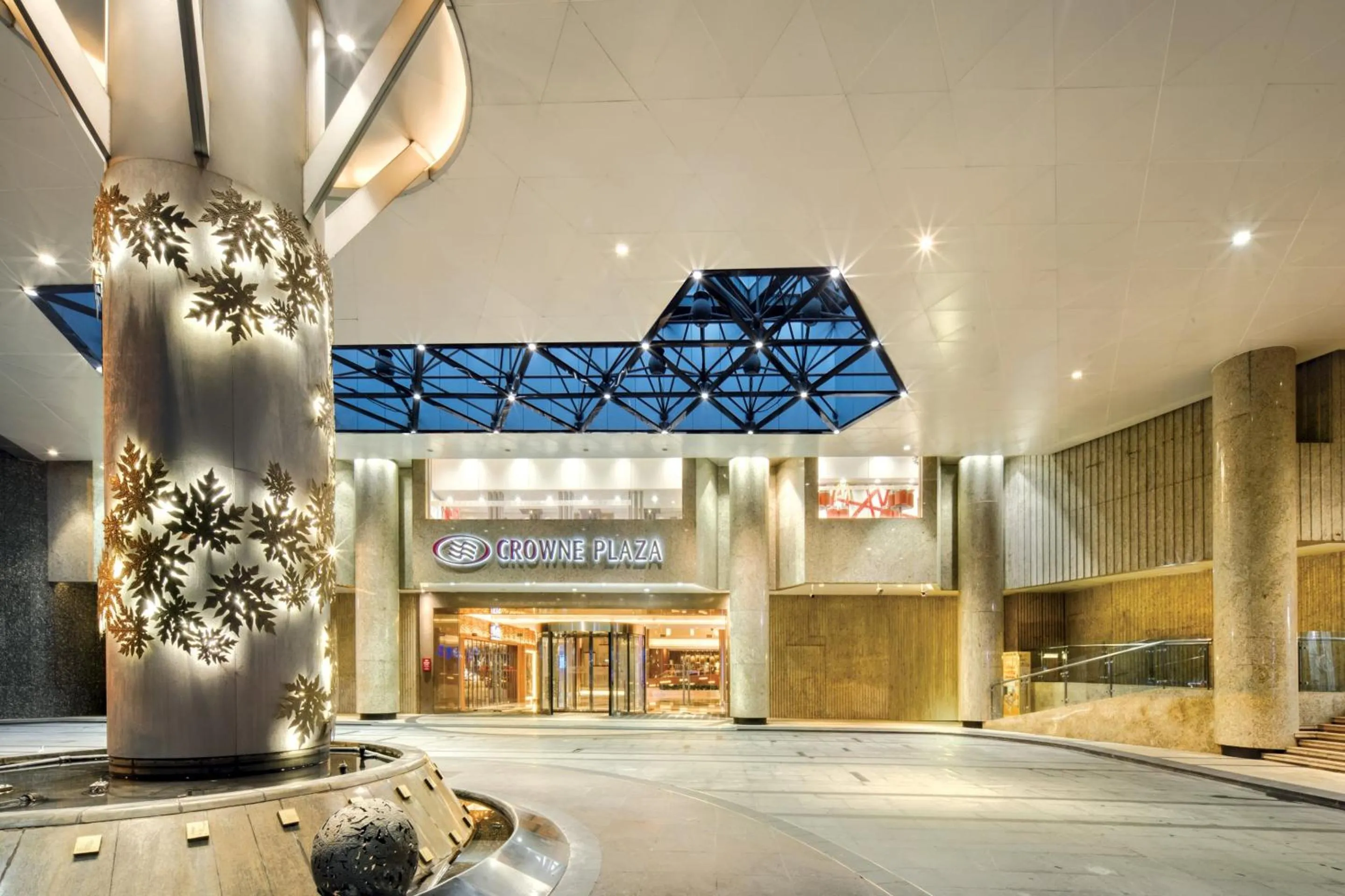 Property building in Crowne Plaza Guangzhou City Centre by IHG