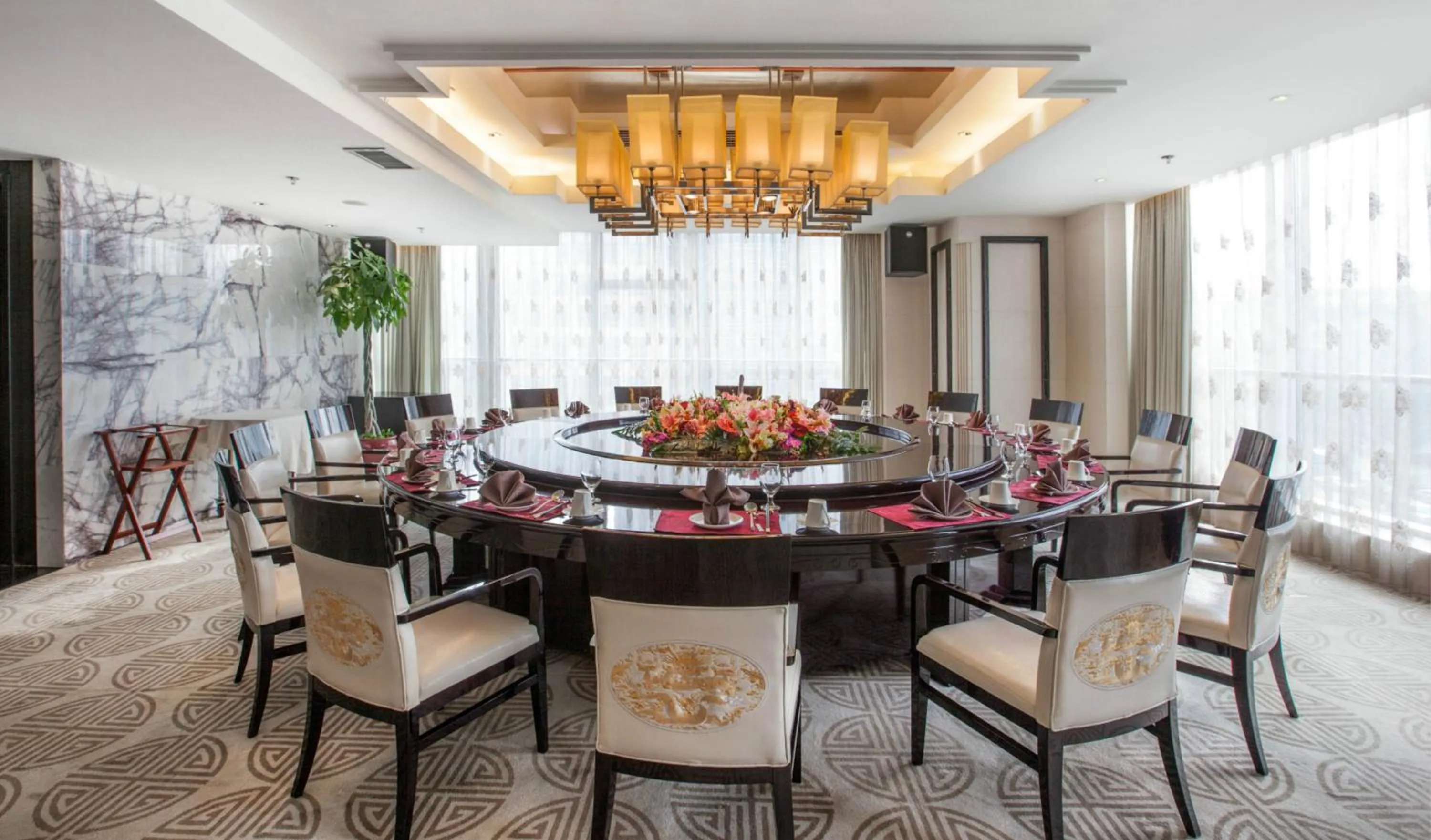 Restaurant/places to eat in Holiday Inn Beijing Focus Square by IHG