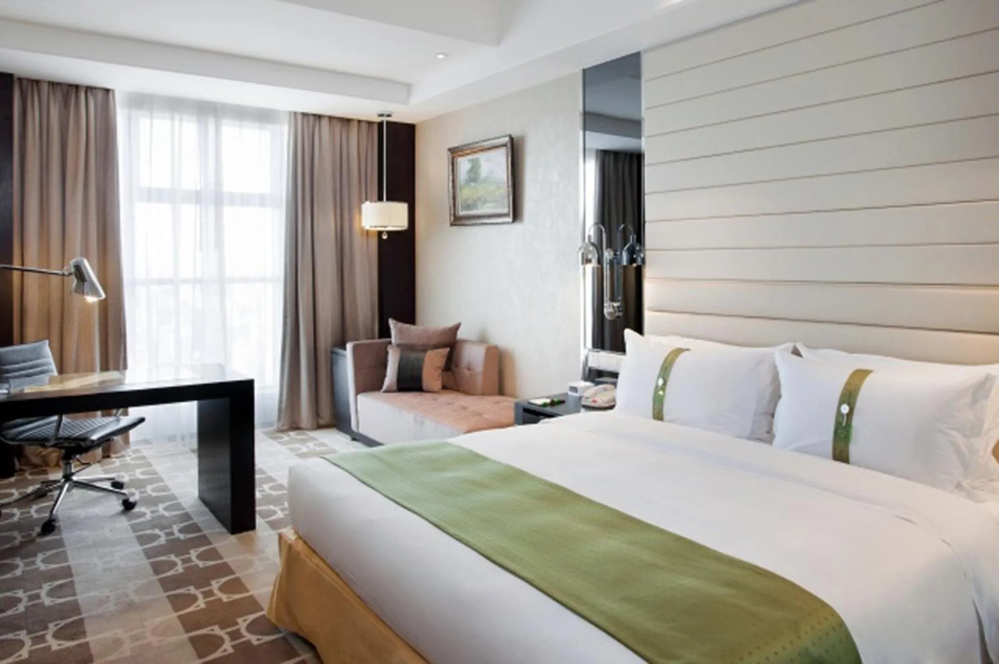 Photo of the whole room, Bed in Holiday Inn Beijing Focus Square by IHG