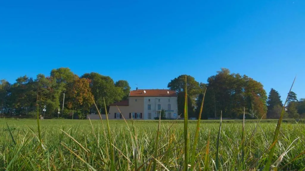 Property building in Le Jardin de Norah
