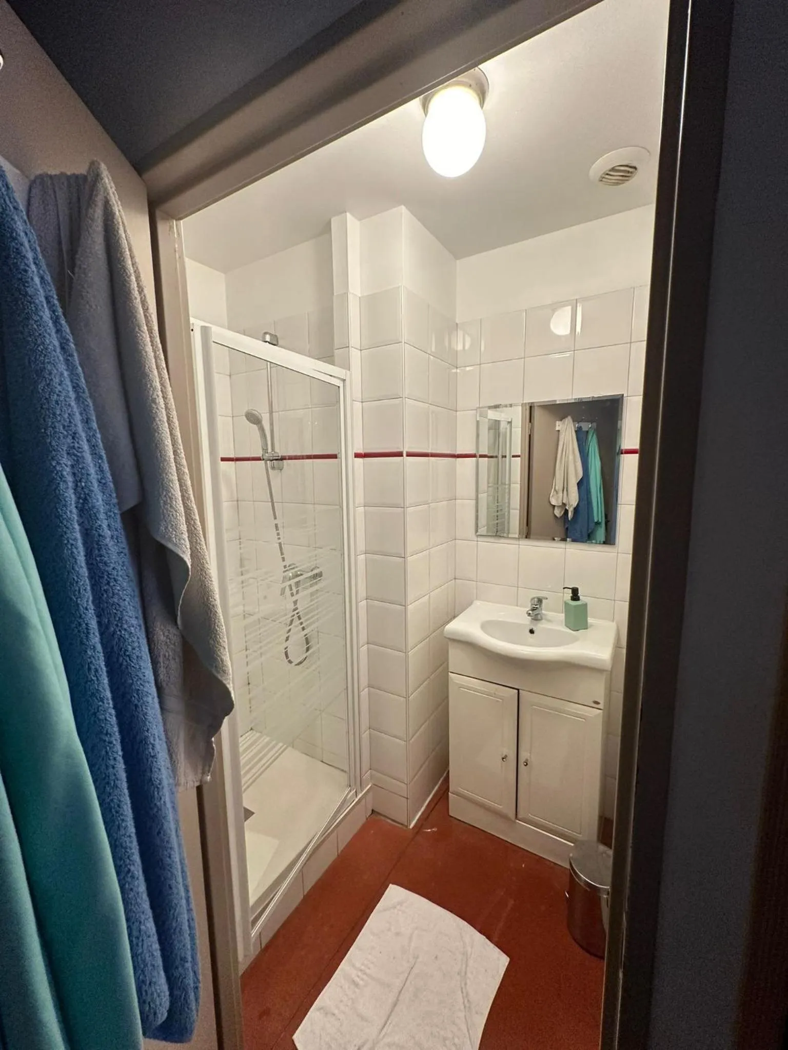 Shower in Hostel Vertigo Vieux-Port