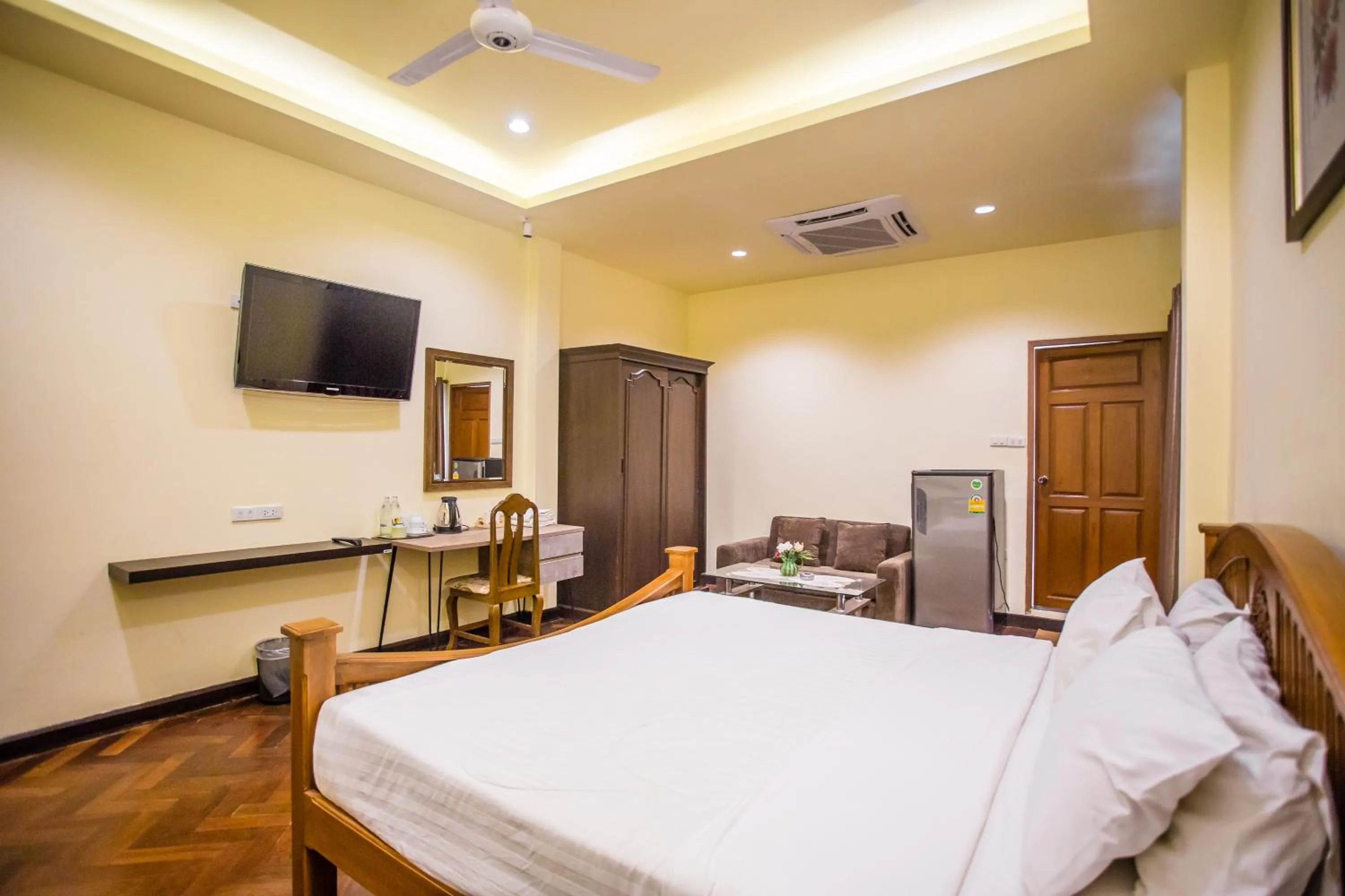 Bed in Prince Hotel Chiang Mai