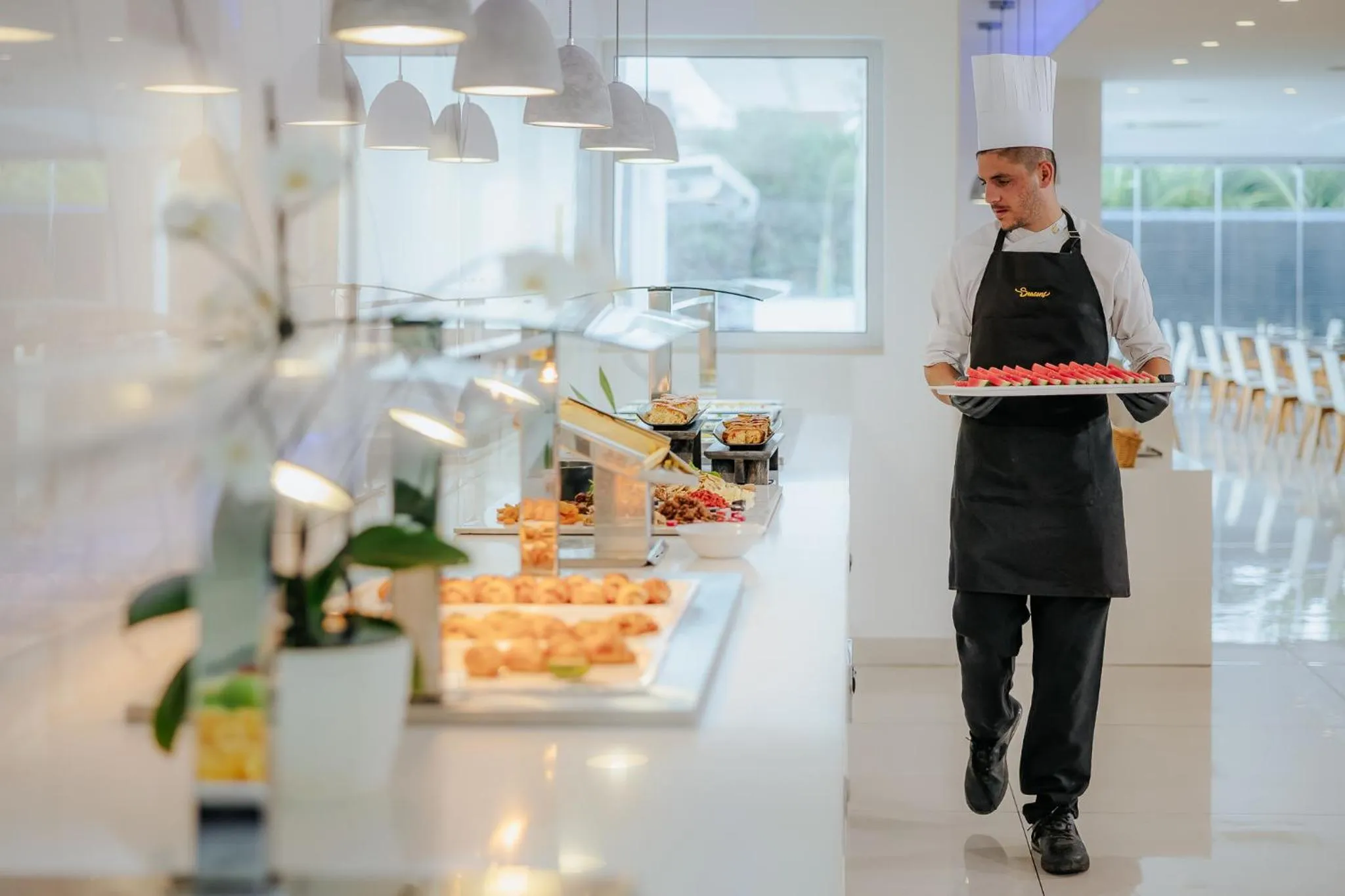 Restaurant/places to eat in Seasons Hotel (Adults Only)