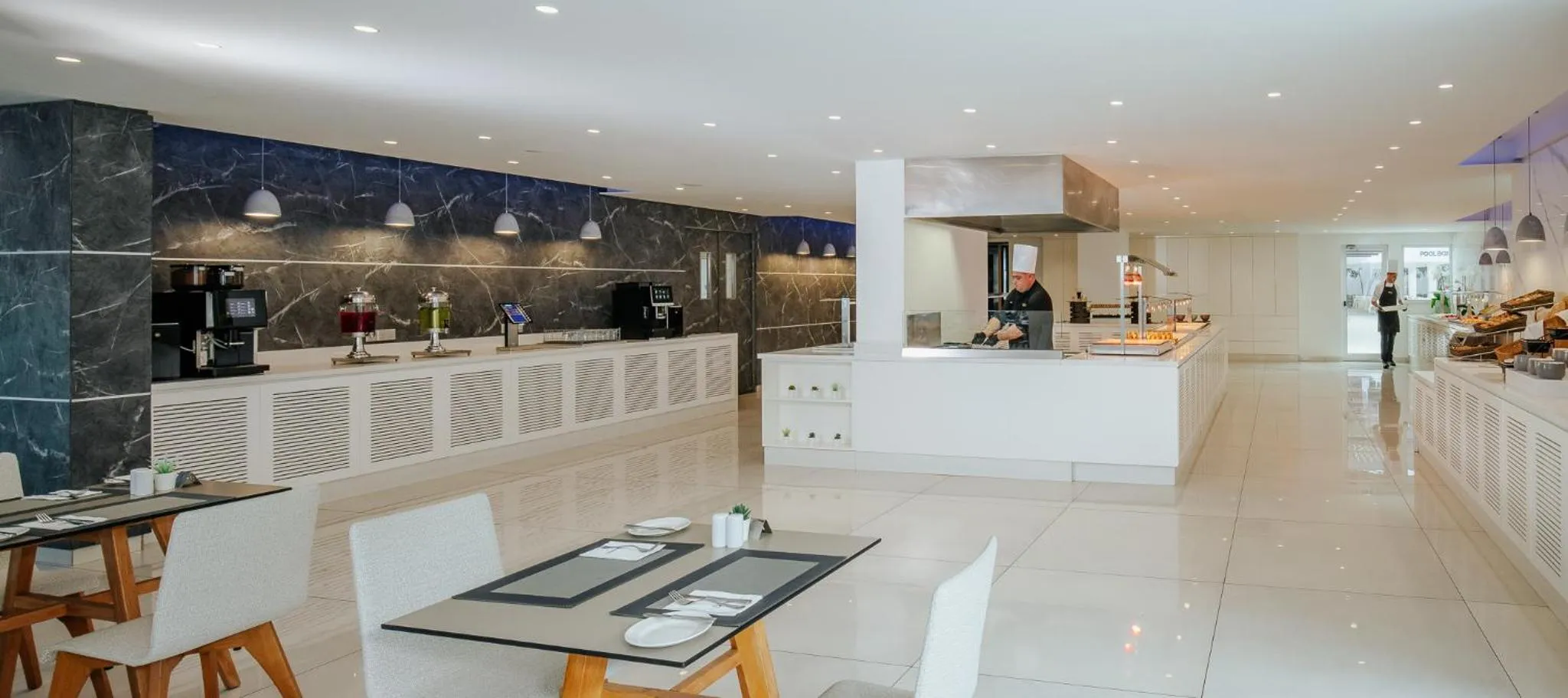 Restaurant/places to eat in Seasons Hotel (Adults Only)