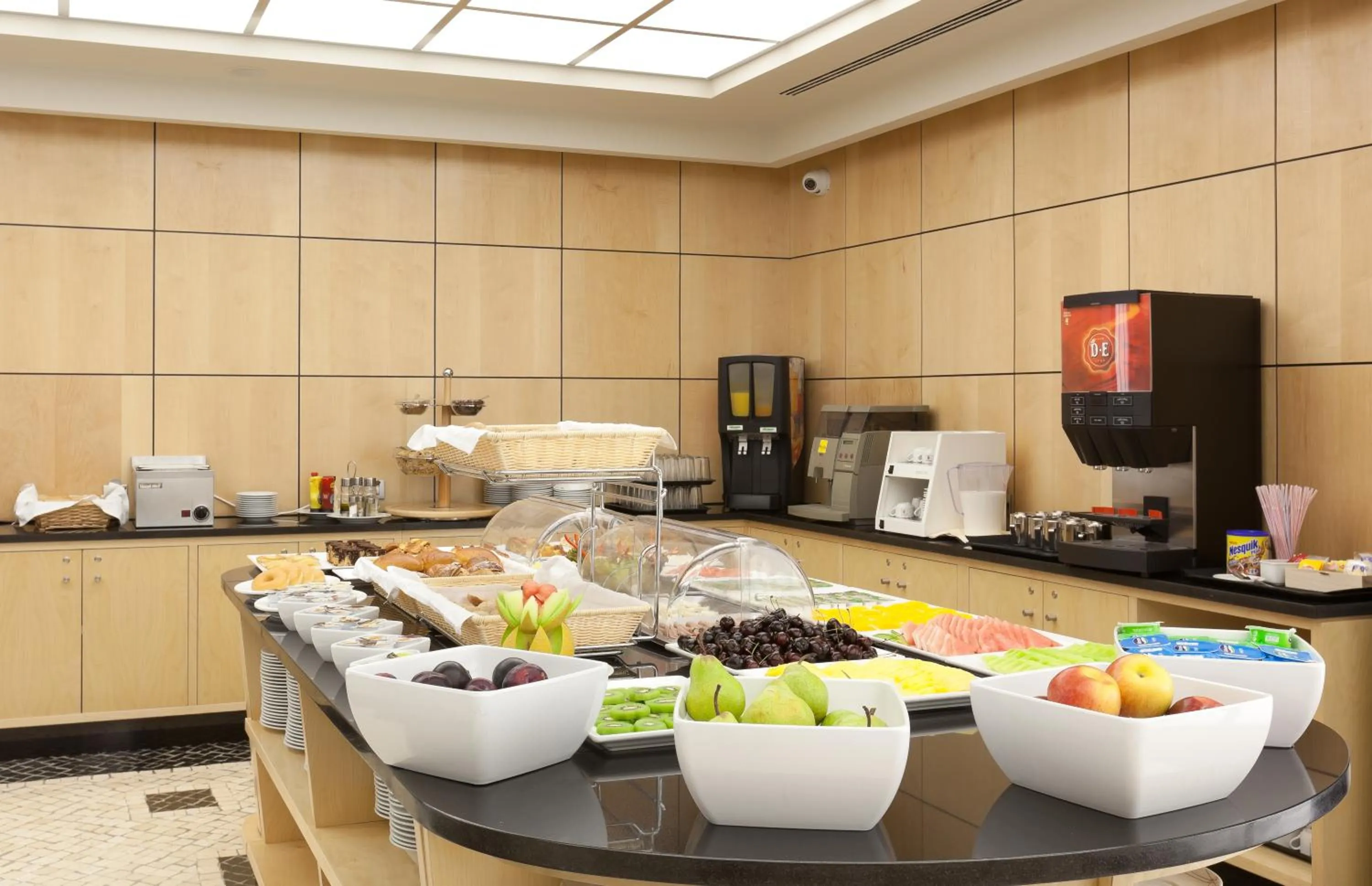 Food in Hotel Alif Avenidas