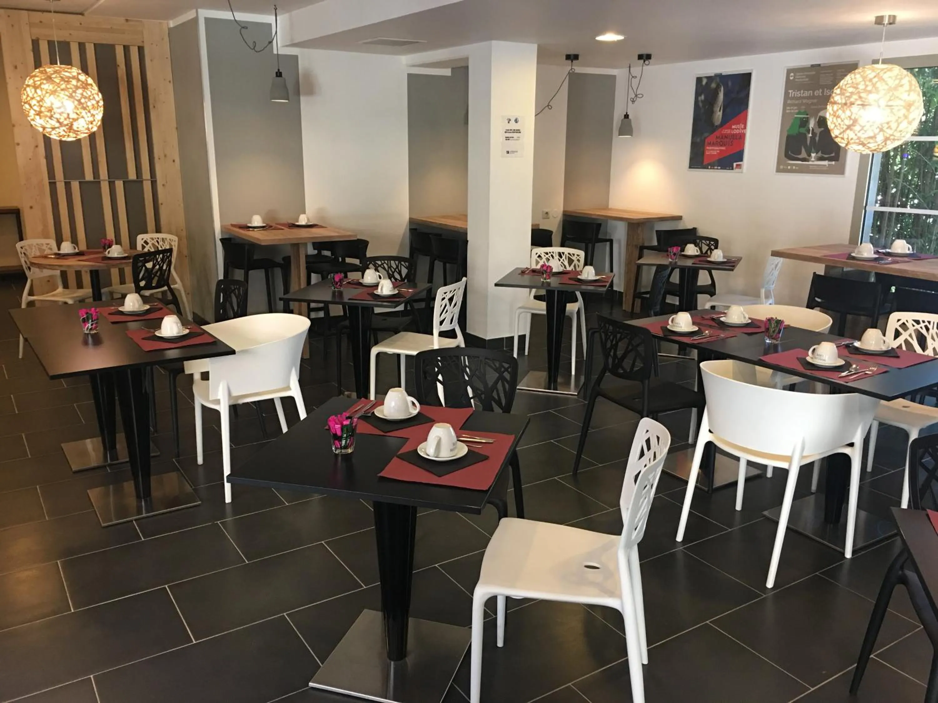 Buffet breakfast in Lagrange Aparthotel Montpellier Millénaire