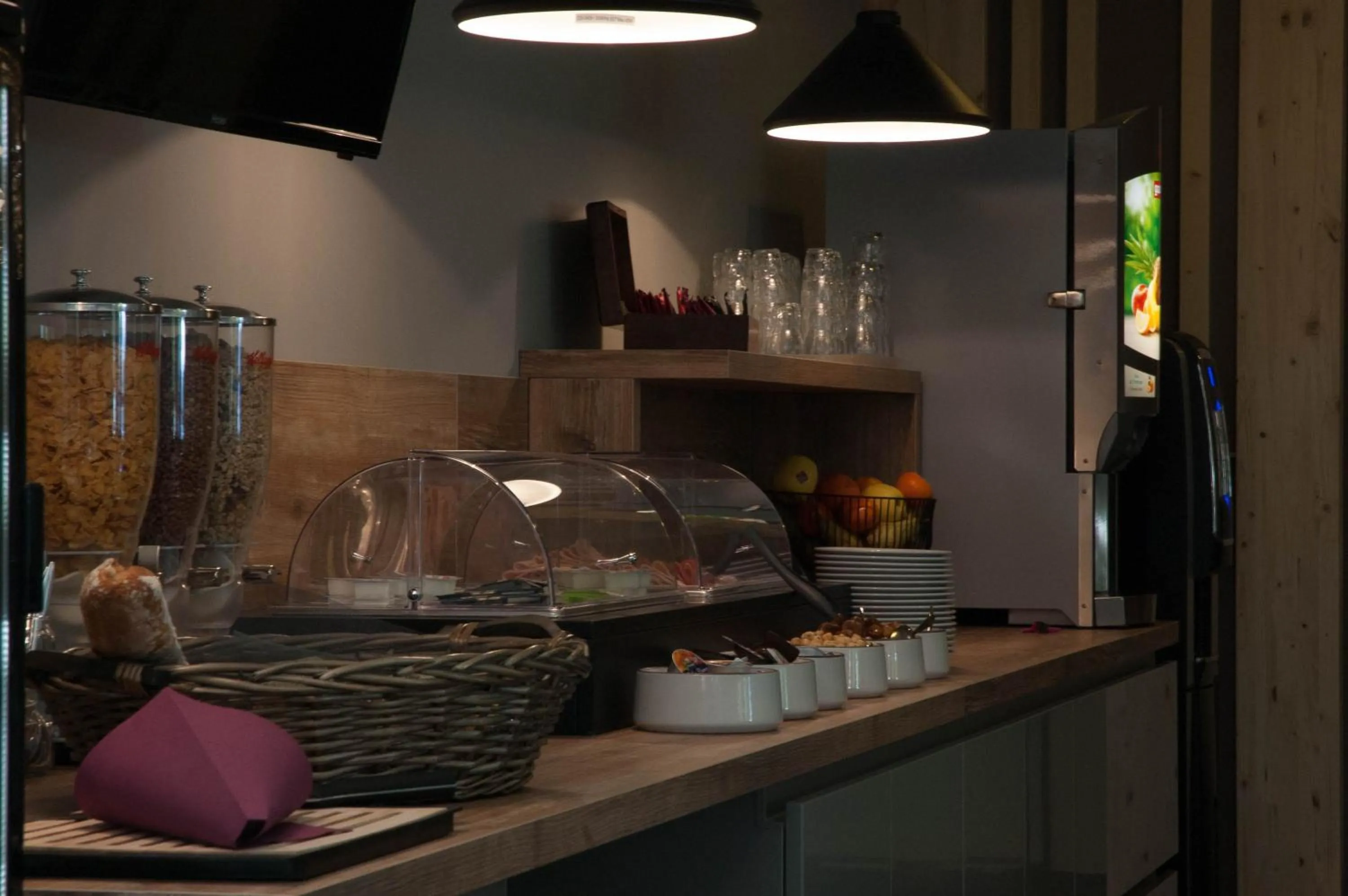 Buffet breakfast in Lagrange Aparthotel Montpellier Millénaire